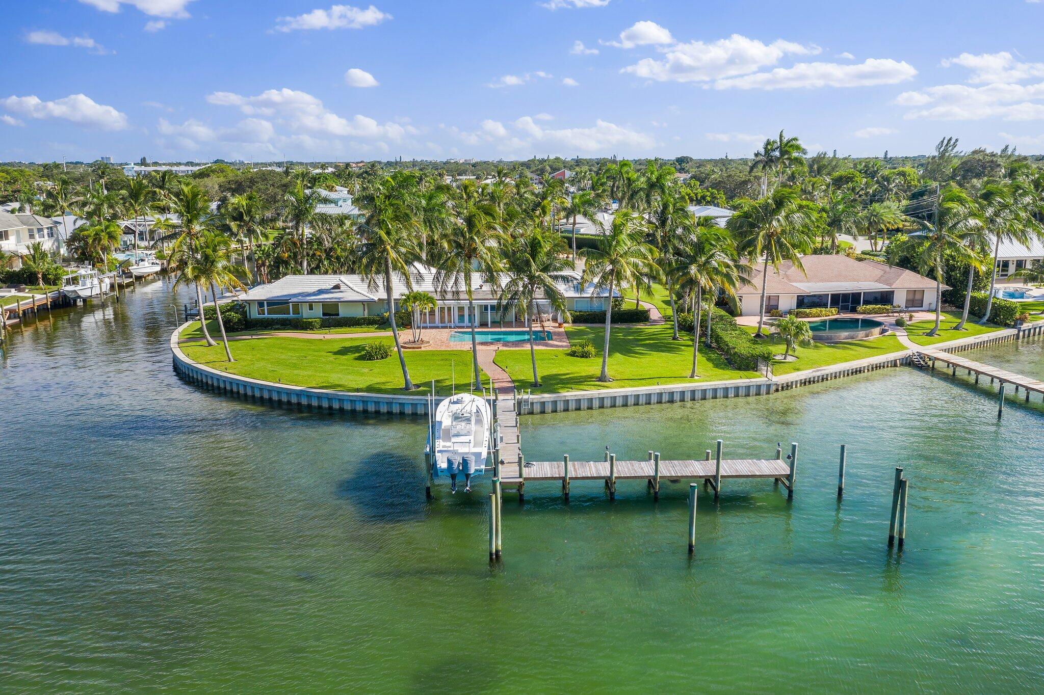 RIO VISTA OF ISLAND SHORES - Residential