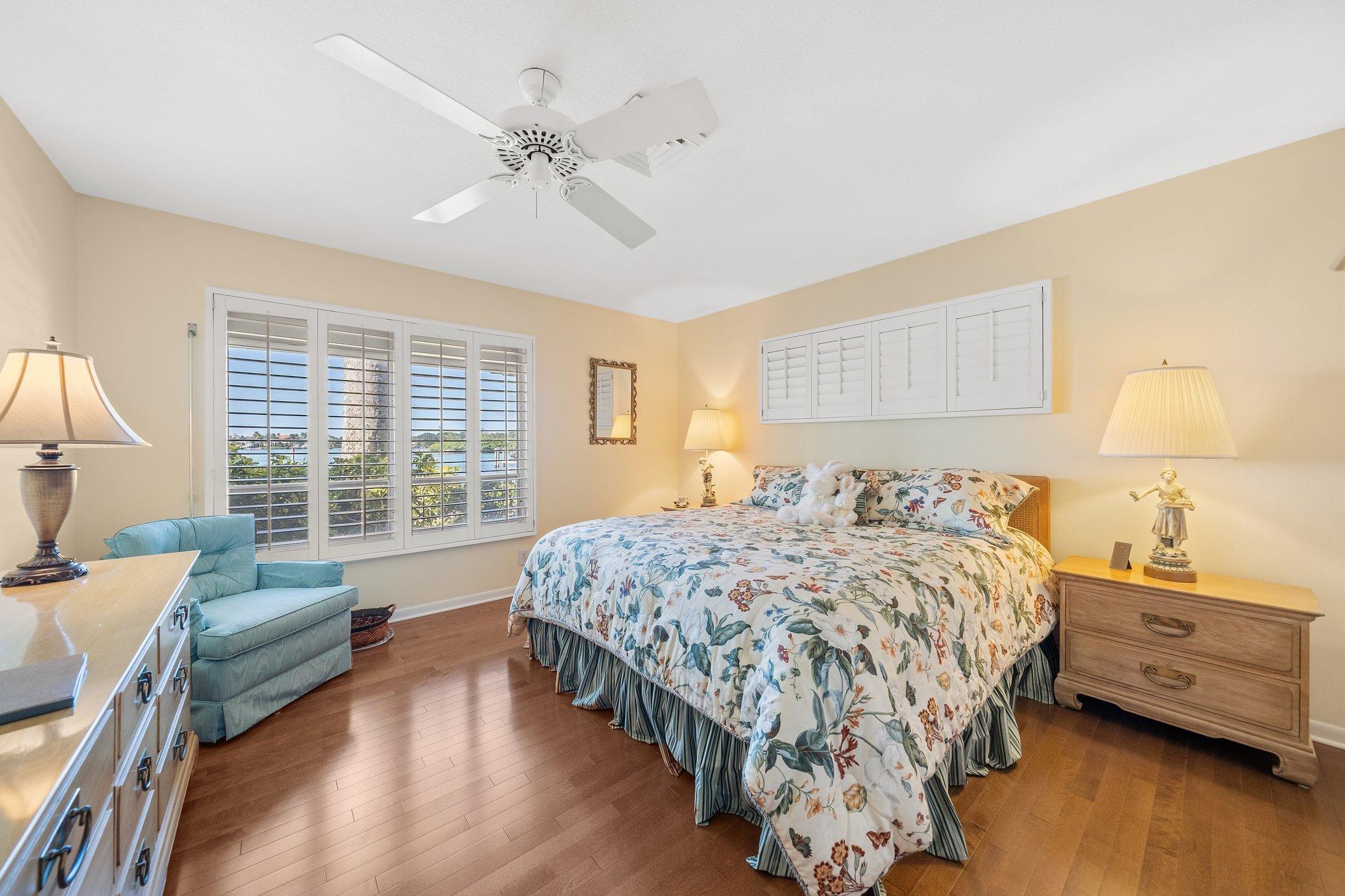 RIO VISTA OF ISLAND SHORES - Residential
