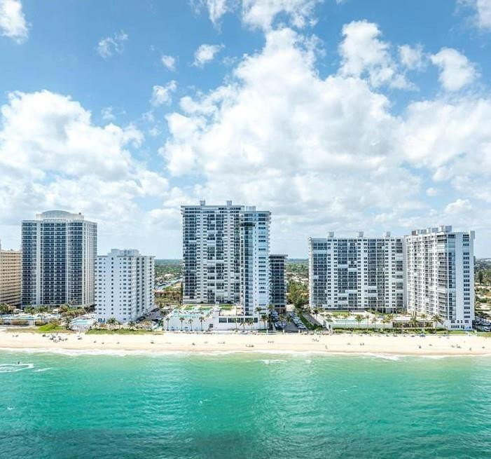 PLAZA SOUTH CONDO - Residential Lease