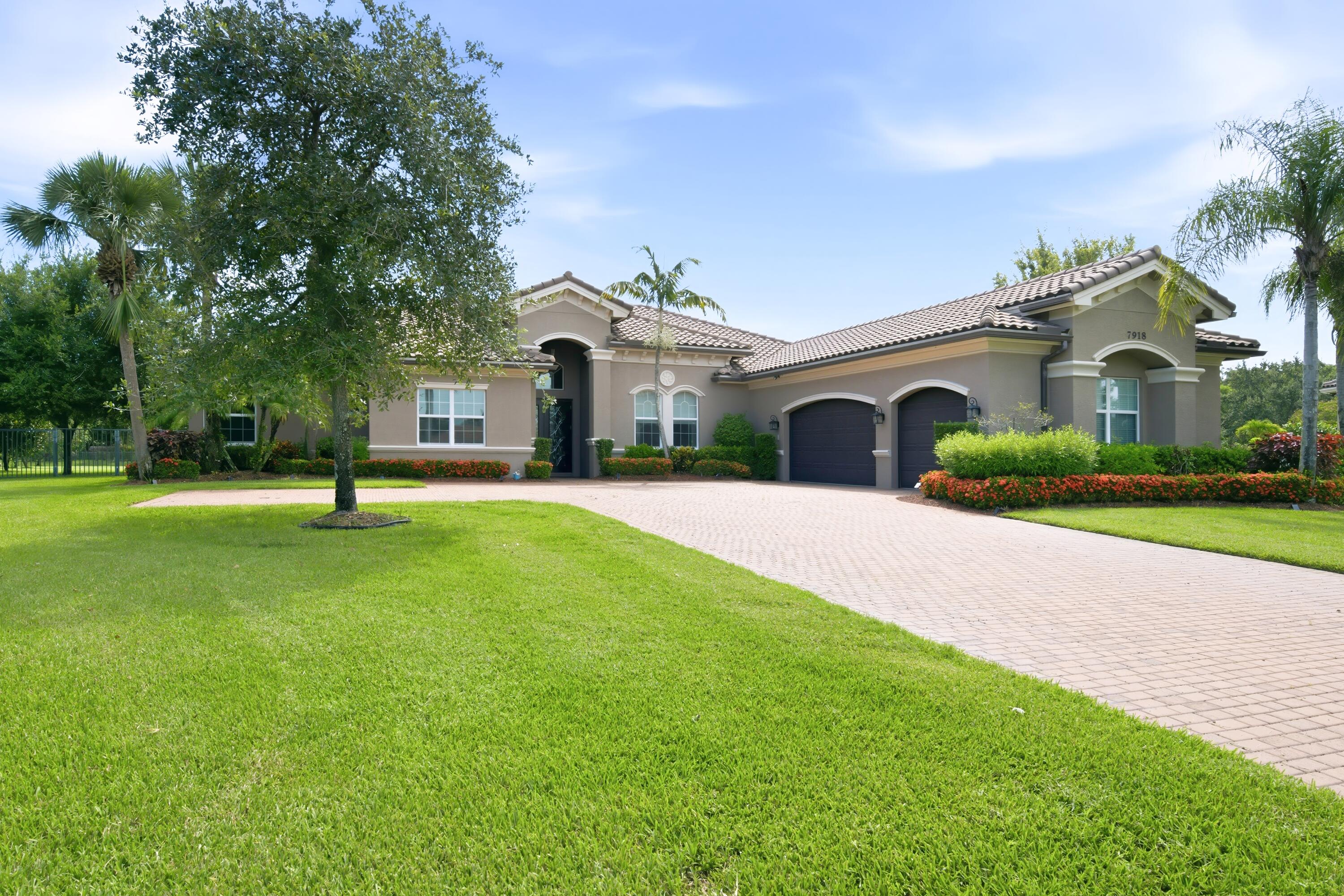 BAYHILL ESTATES - Residential