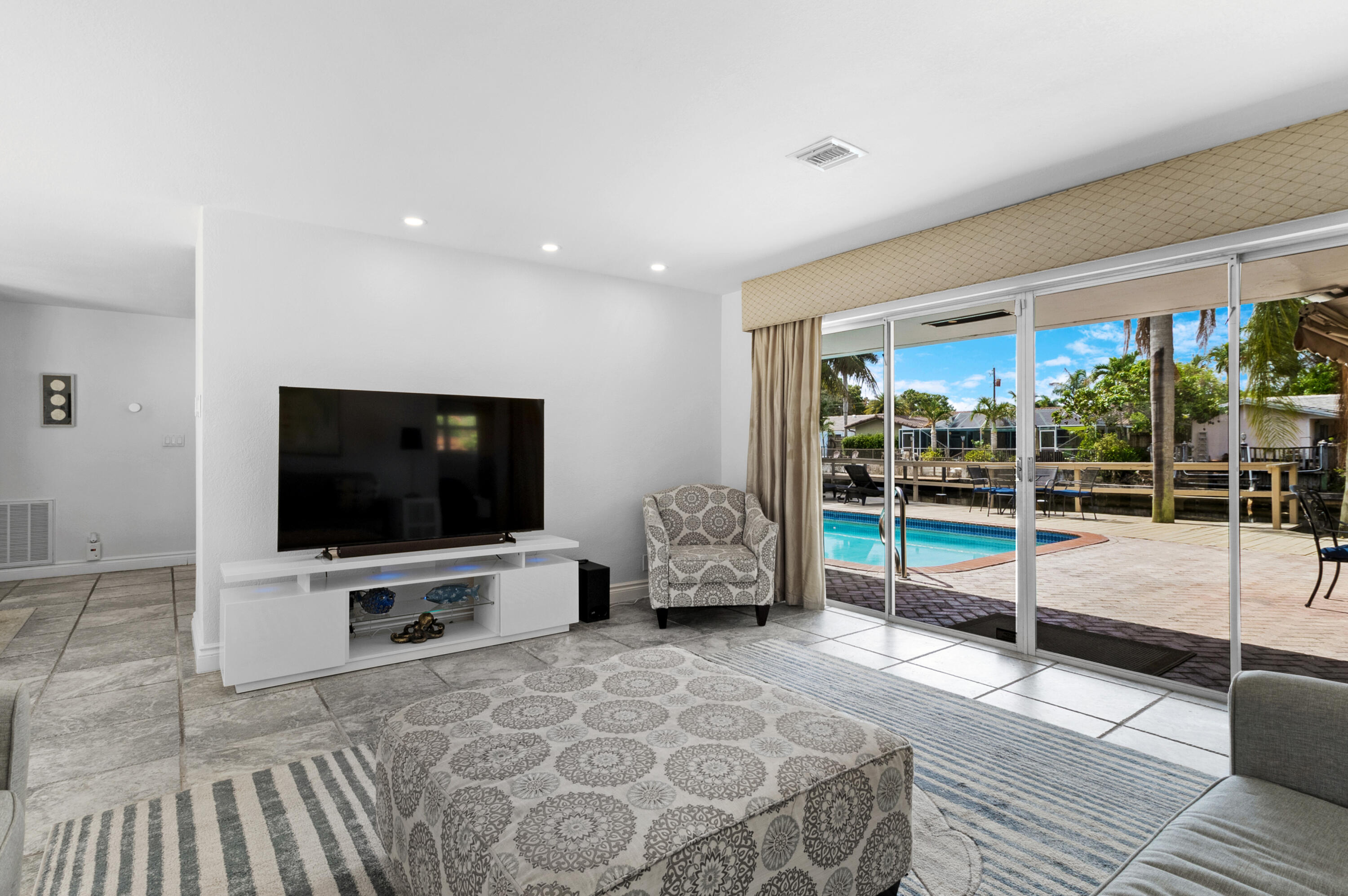 CORAL RIDGE ISLES - Residential Lease