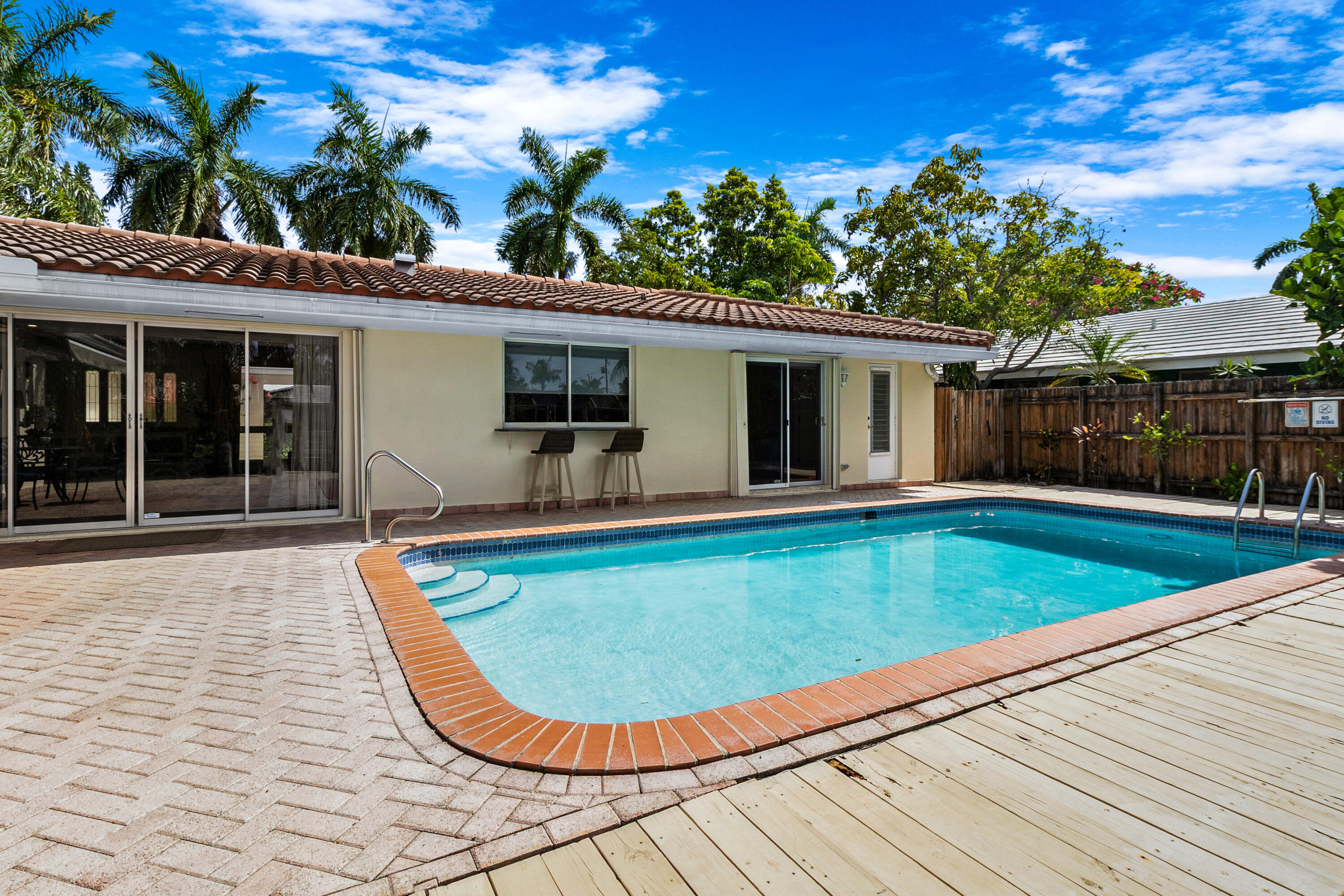 CORAL RIDGE ISLES - Residential Lease