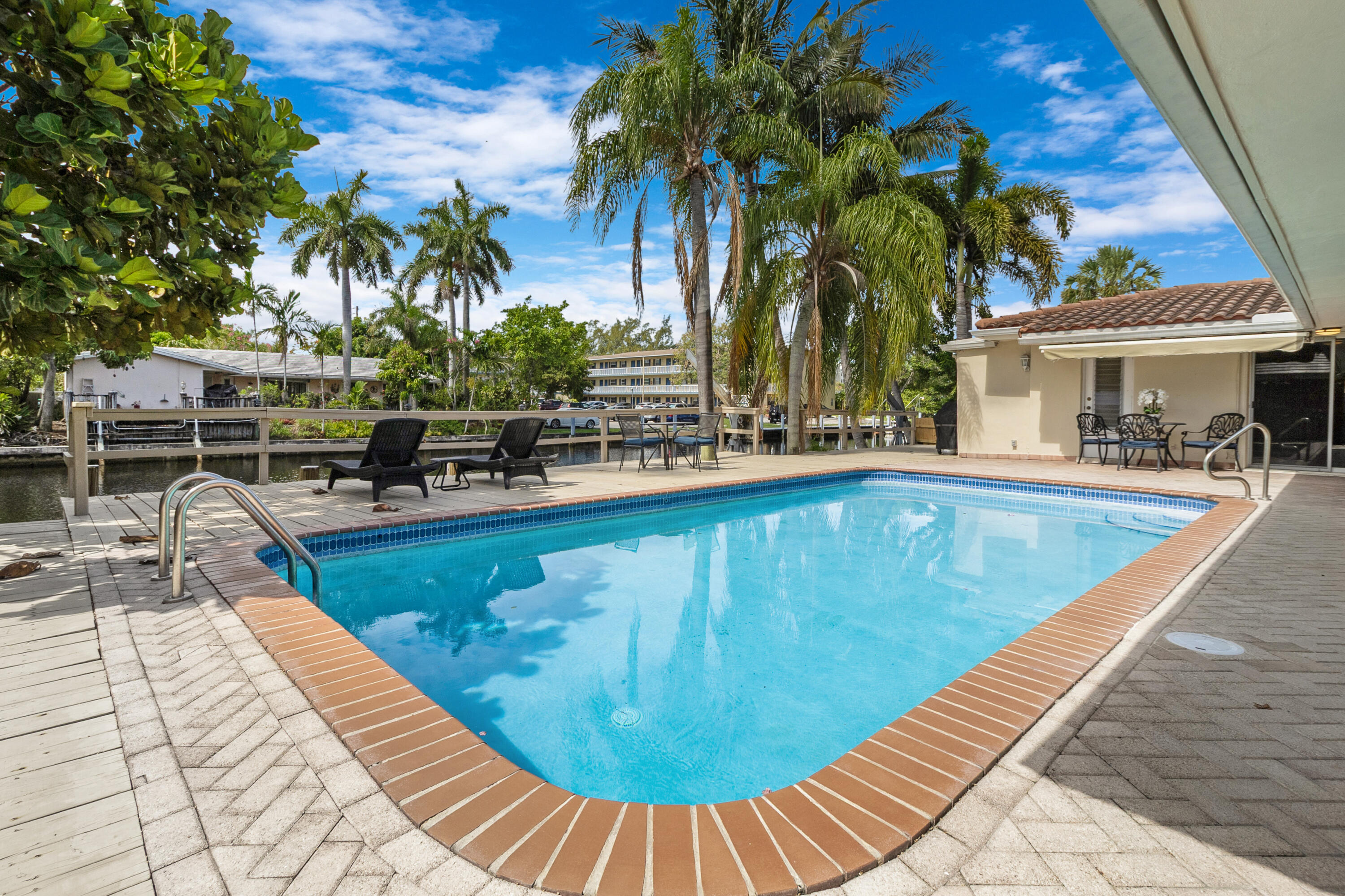 CORAL RIDGE ISLES - Residential Lease