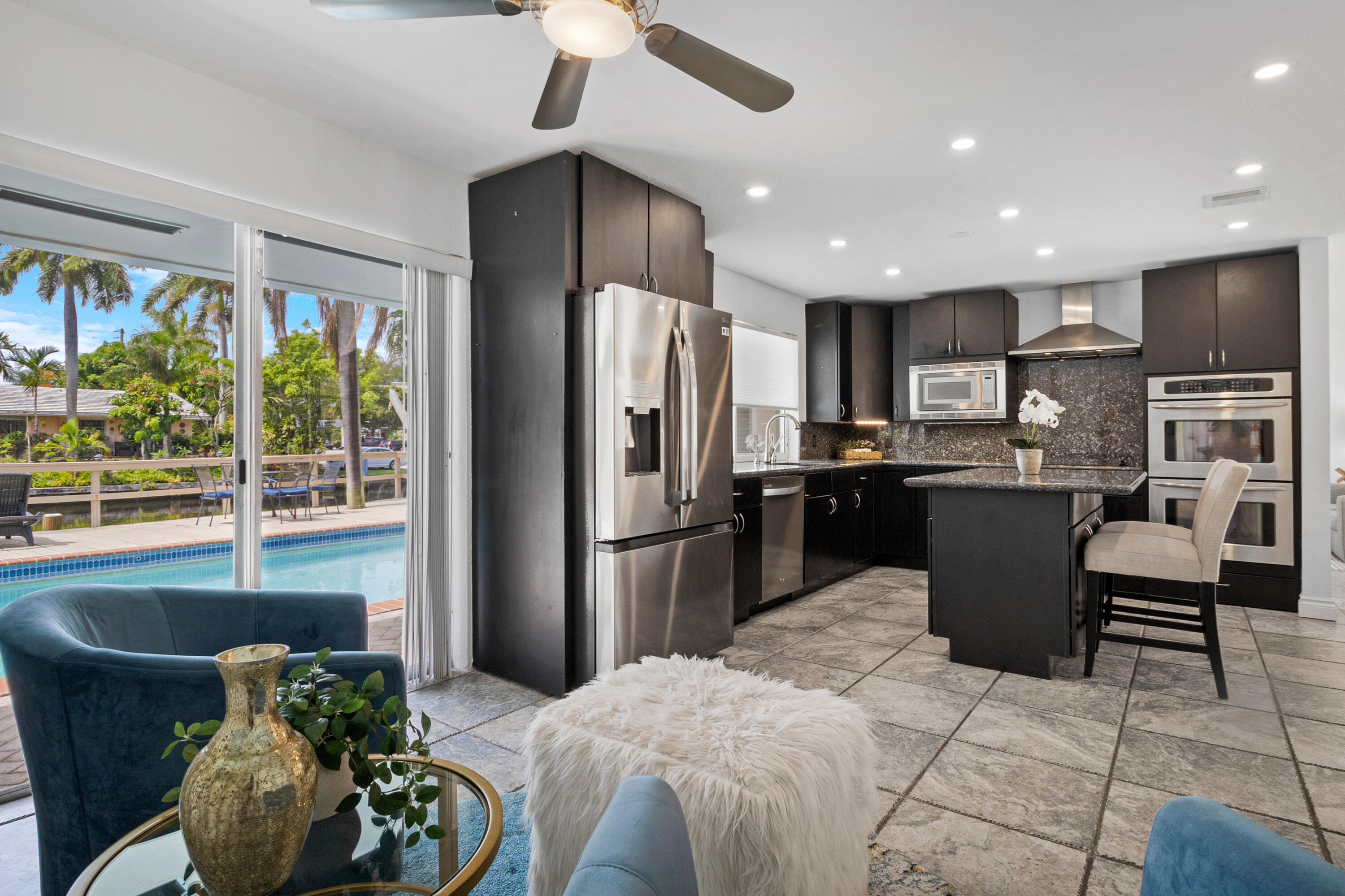CORAL RIDGE ISLES - Residential Lease