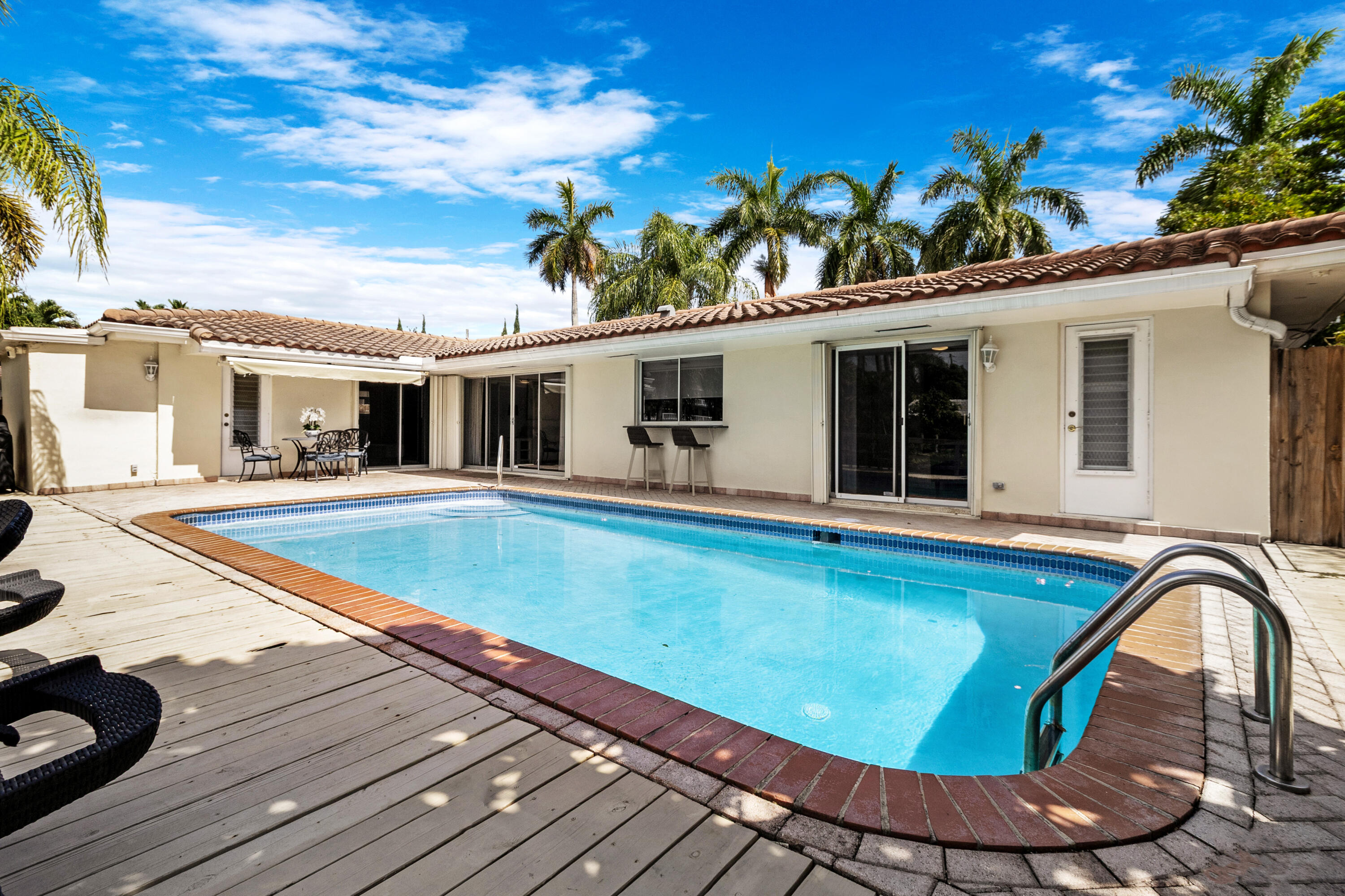 CORAL RIDGE ISLES - Residential Lease