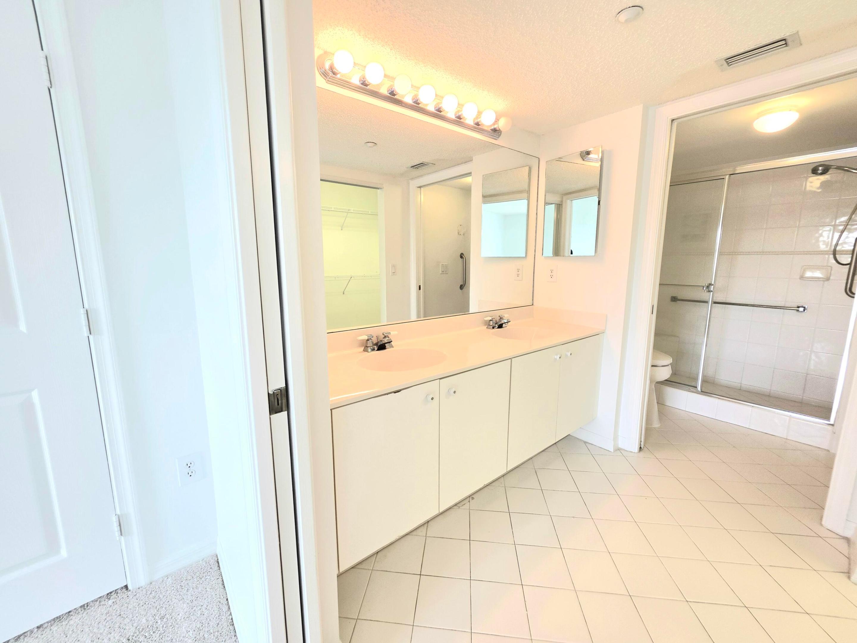 SOUTHAMPTON CONDOMINIUM H - Residential