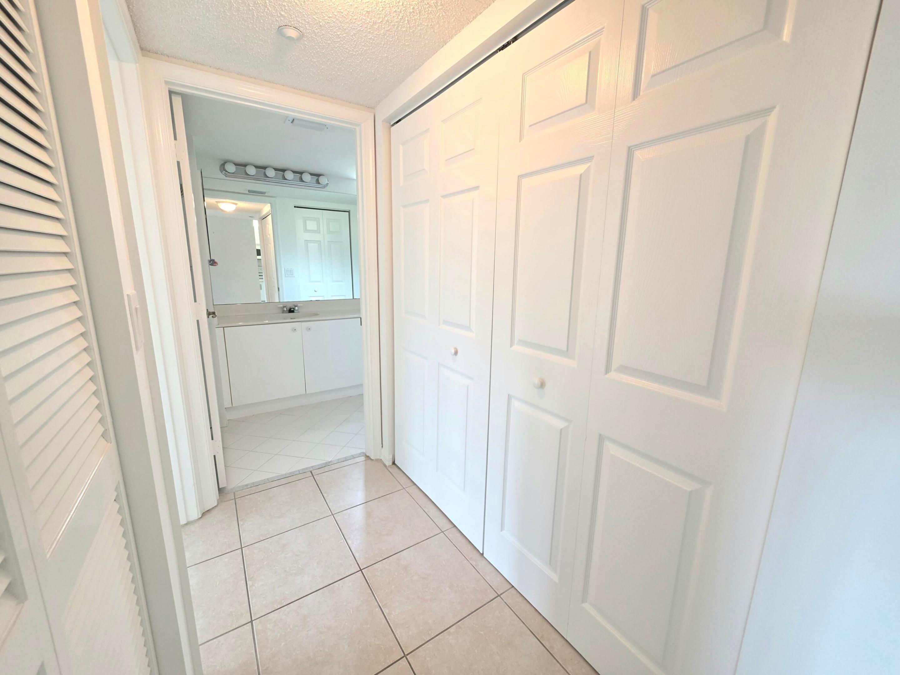 SOUTHAMPTON CONDOMINIUM H - Residential