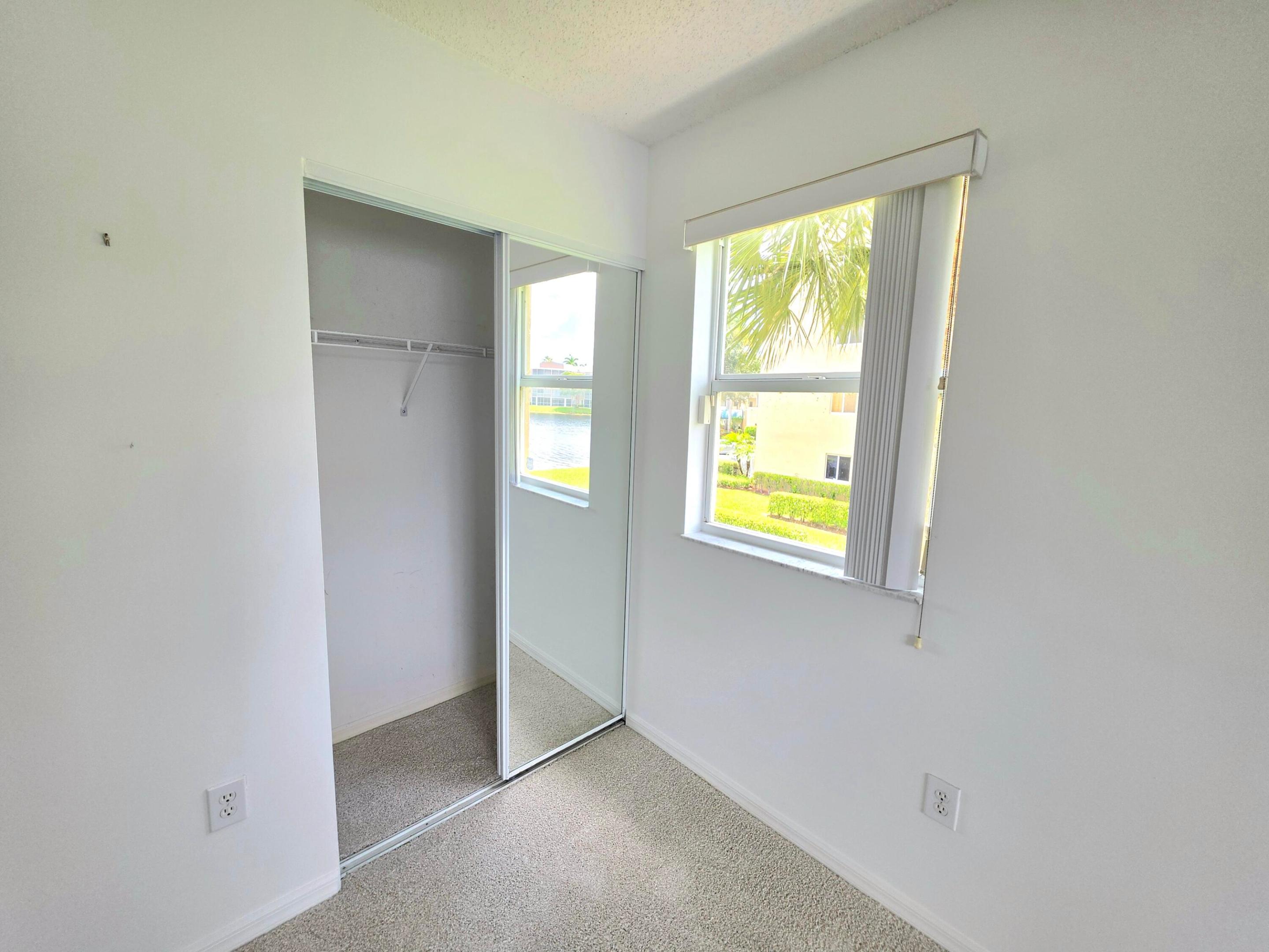 SOUTHAMPTON CONDOMINIUM H - Residential