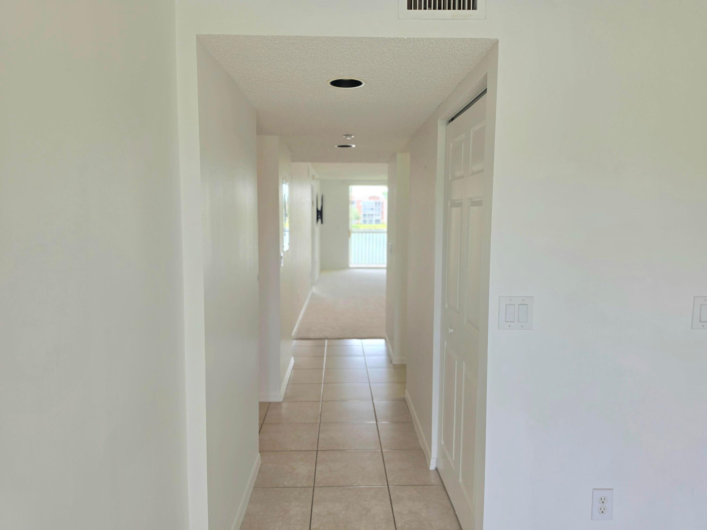SOUTHAMPTON CONDOMINIUM H - Residential