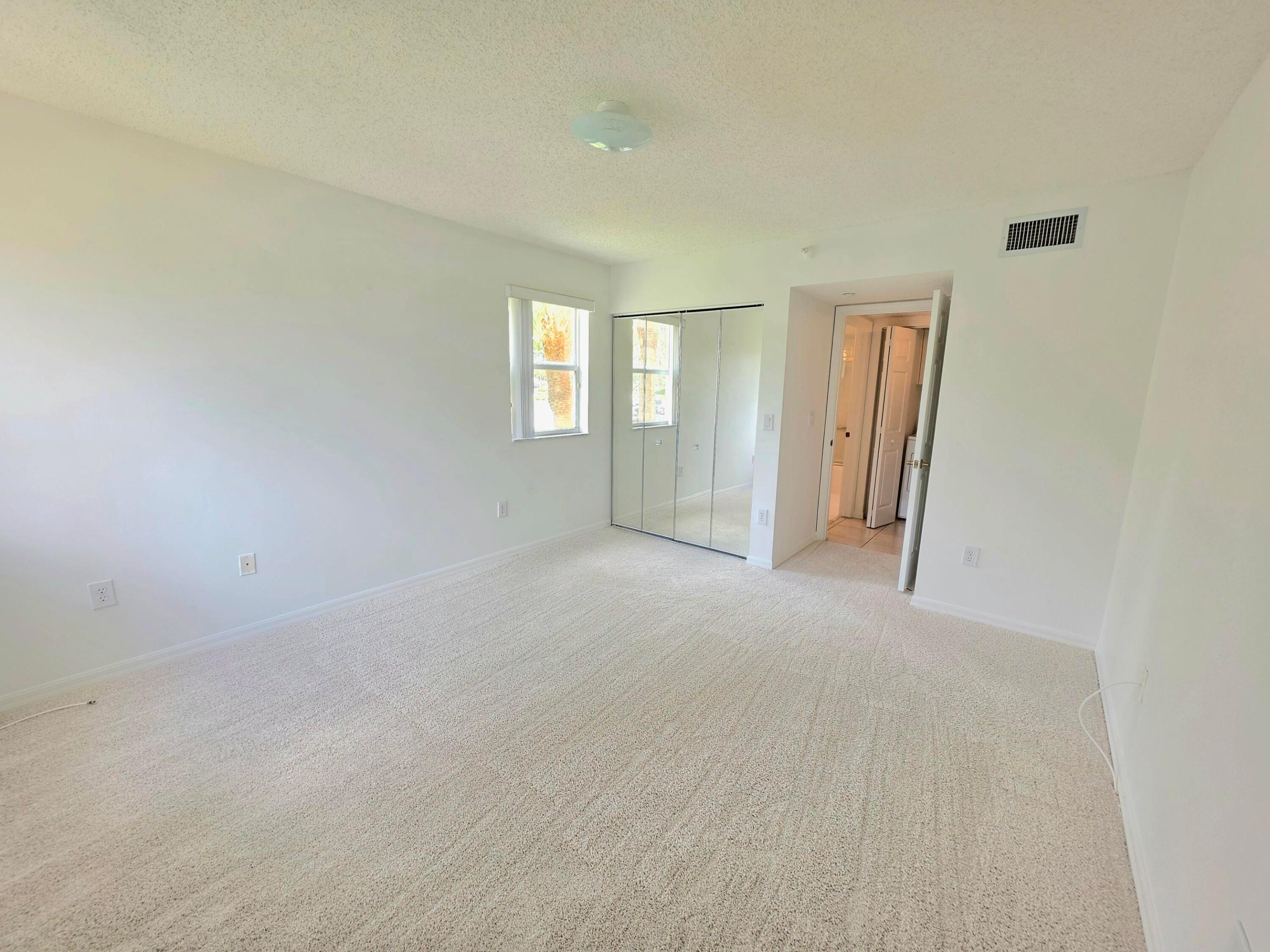 SOUTHAMPTON CONDOMINIUM H - Residential