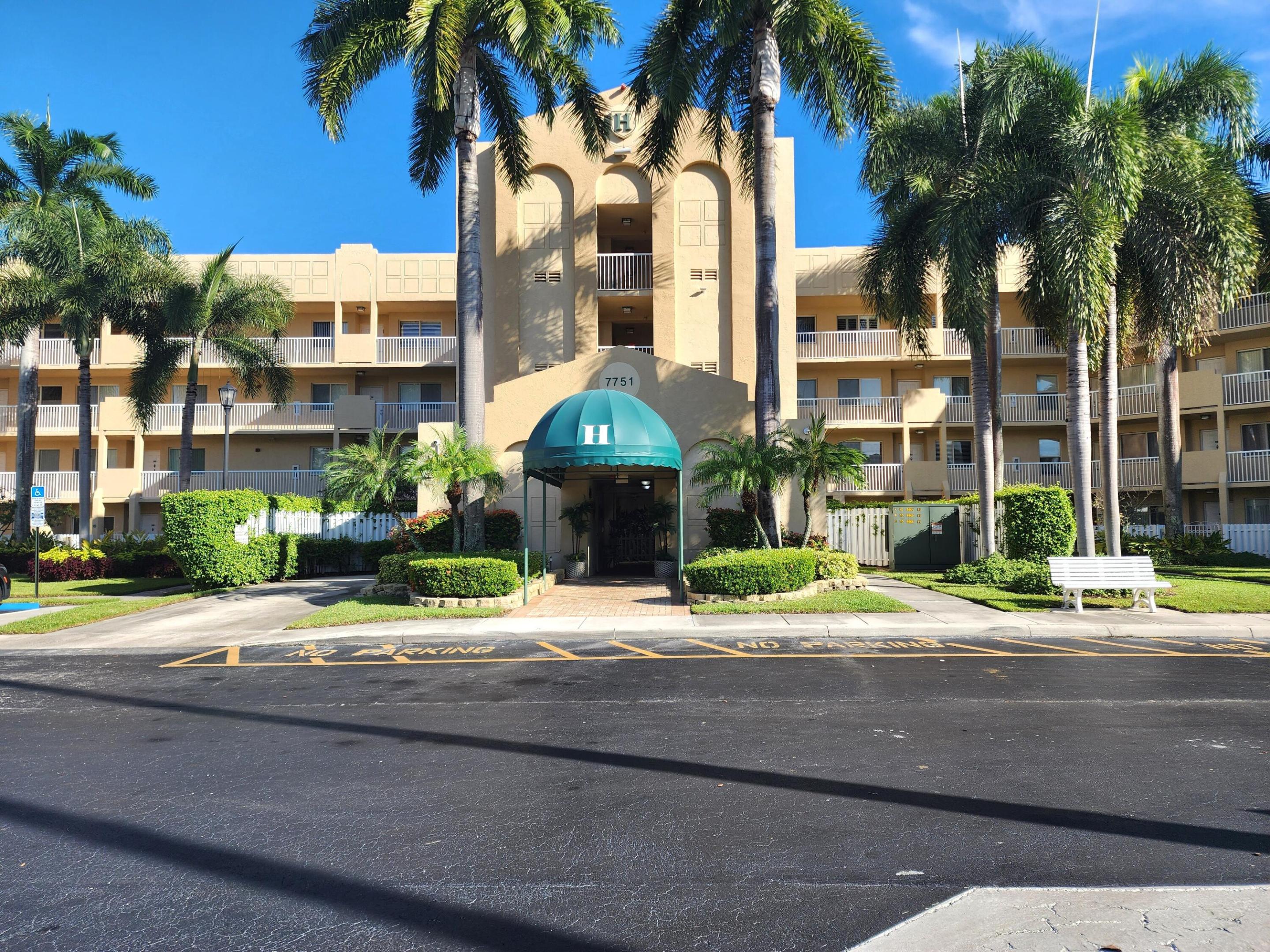 SOUTHAMPTON CONDOMINIUM H - Residential