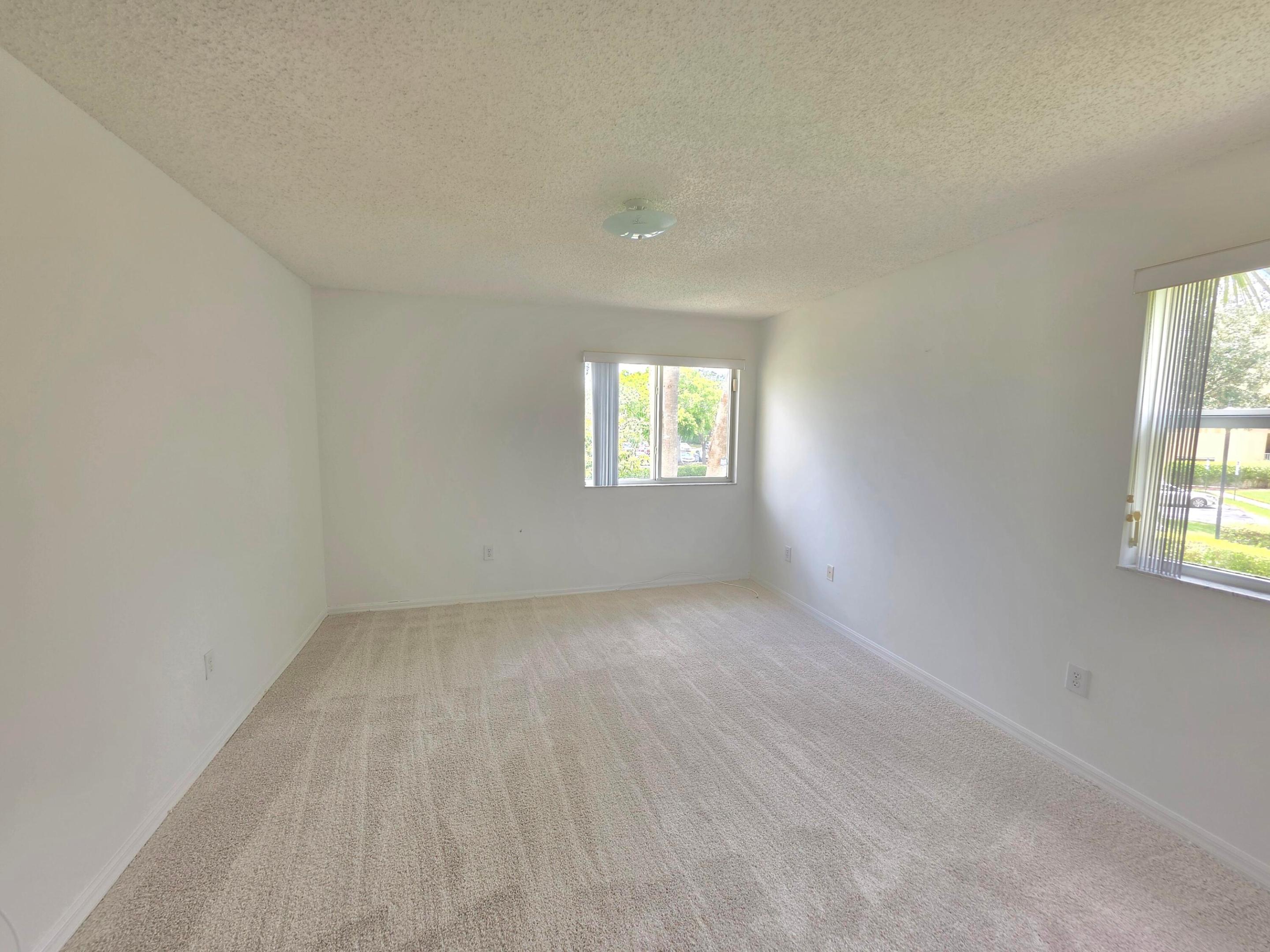 SOUTHAMPTON CONDOMINIUM H - Residential