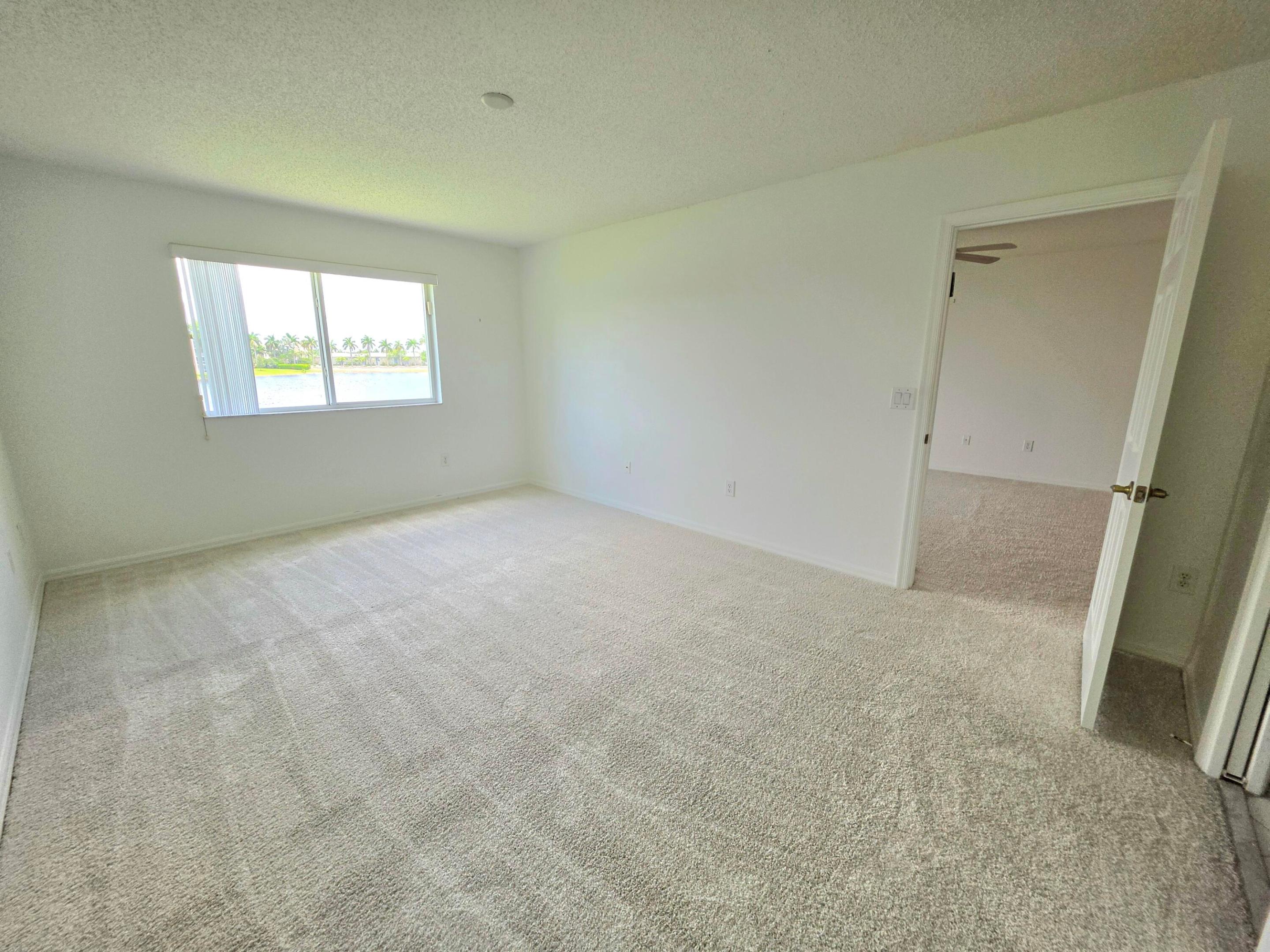 SOUTHAMPTON CONDOMINIUM H - Residential