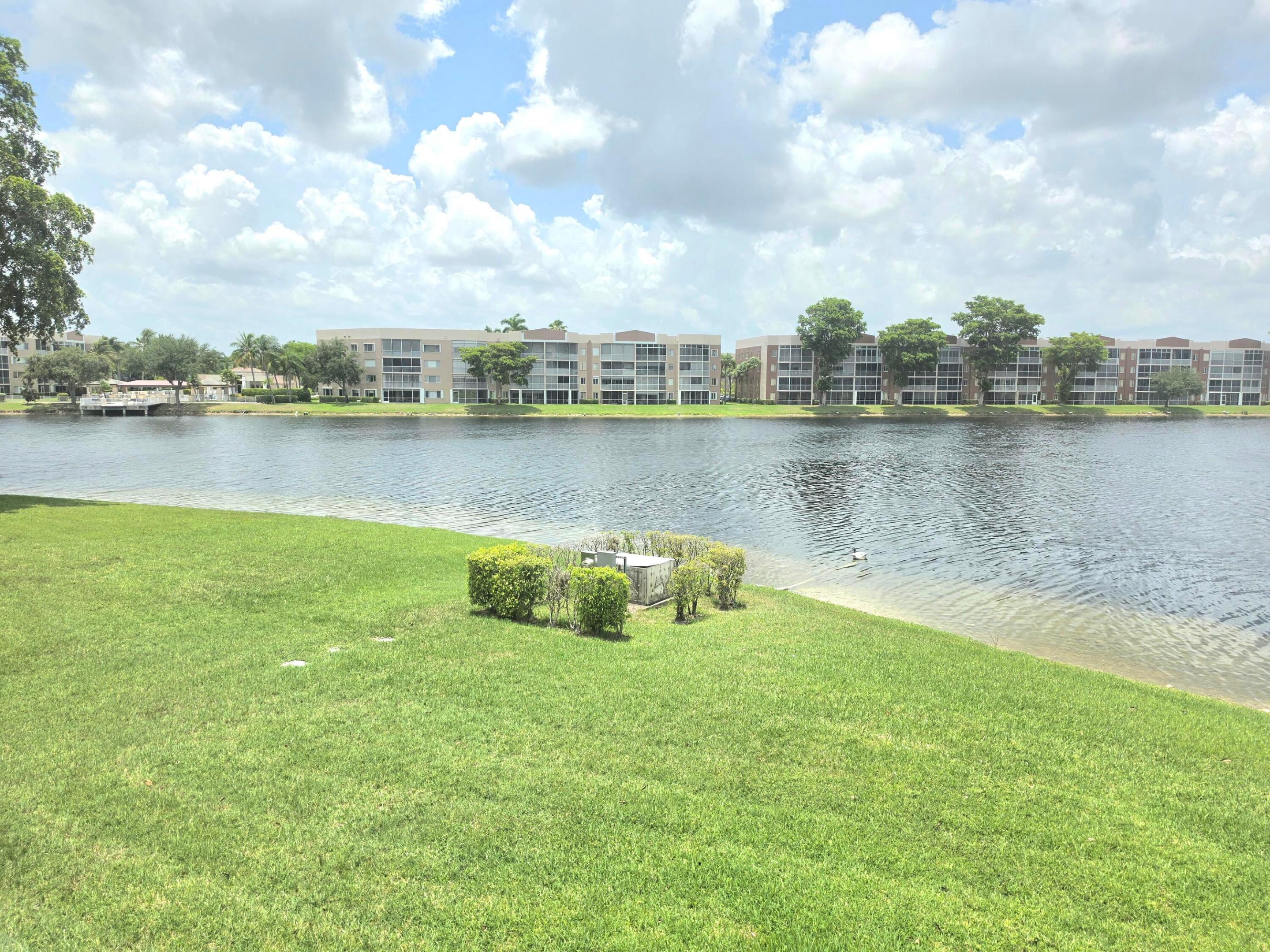 SOUTHAMPTON CONDOMINIUM H - Residential