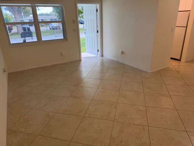 VENETIAN ISLES CO-OP - Residential Lease