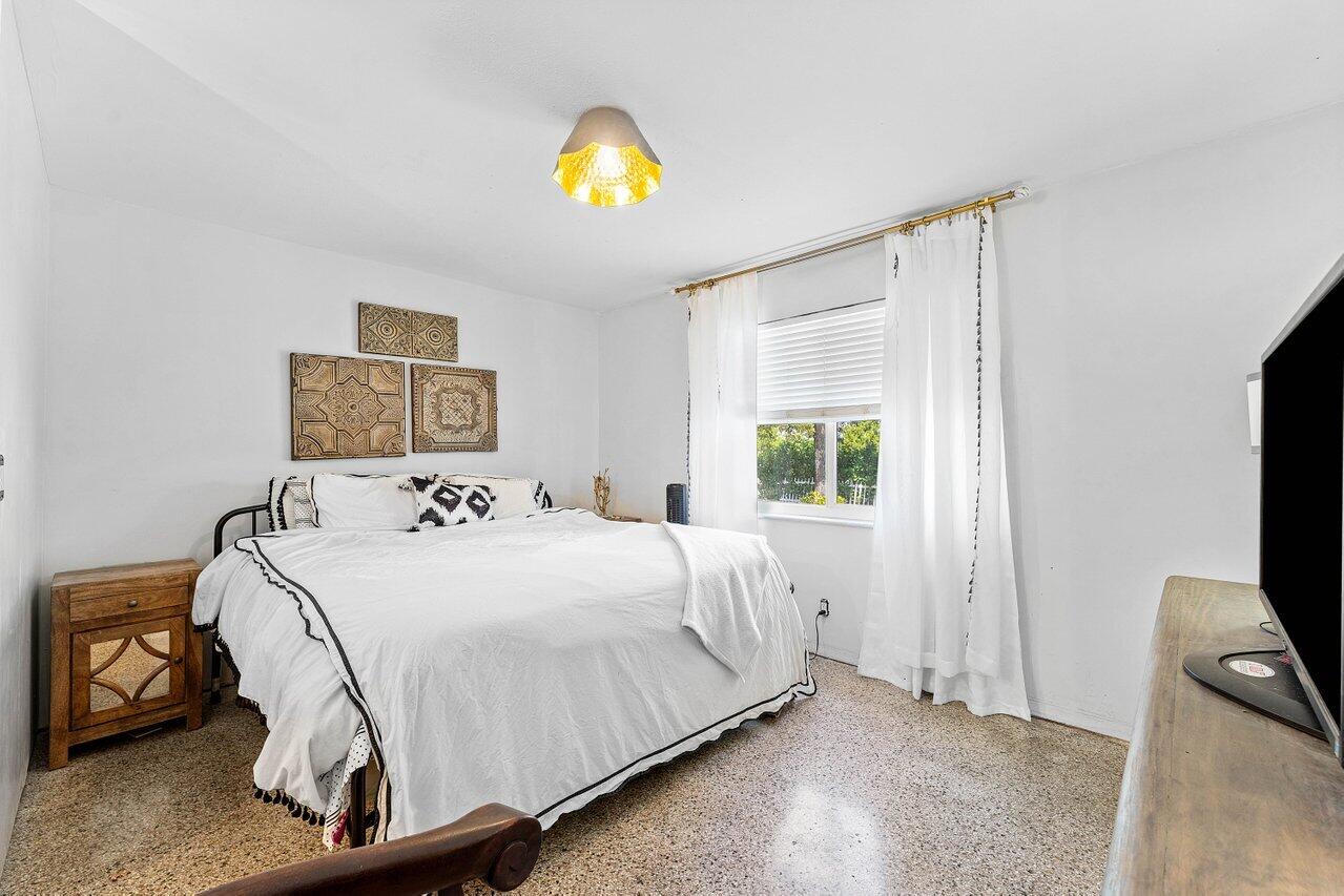 NORTHRIDGE - Residential