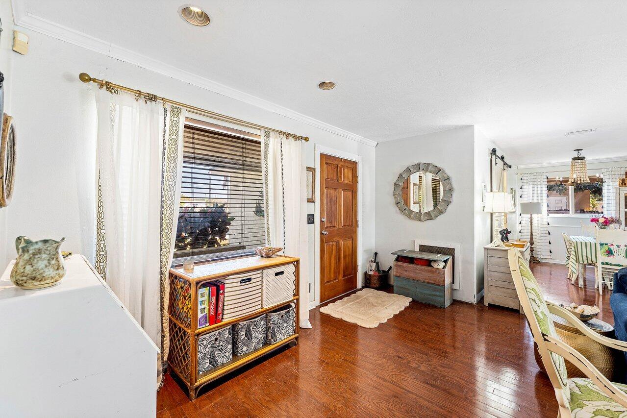 NORTHRIDGE - Residential