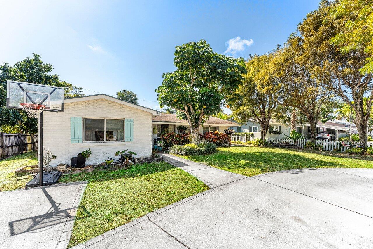 NORTHRIDGE - Residential