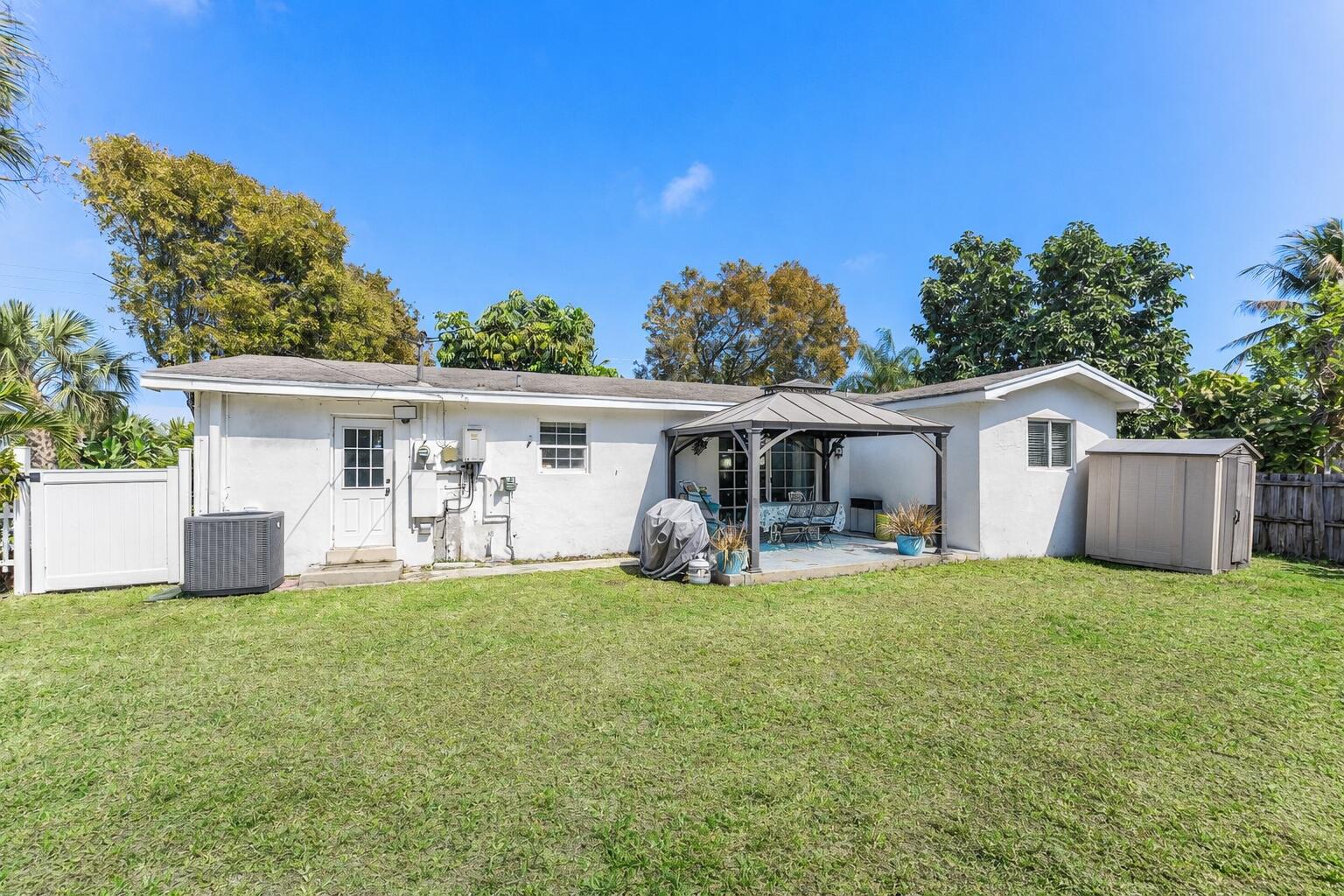 NORTHRIDGE - Residential