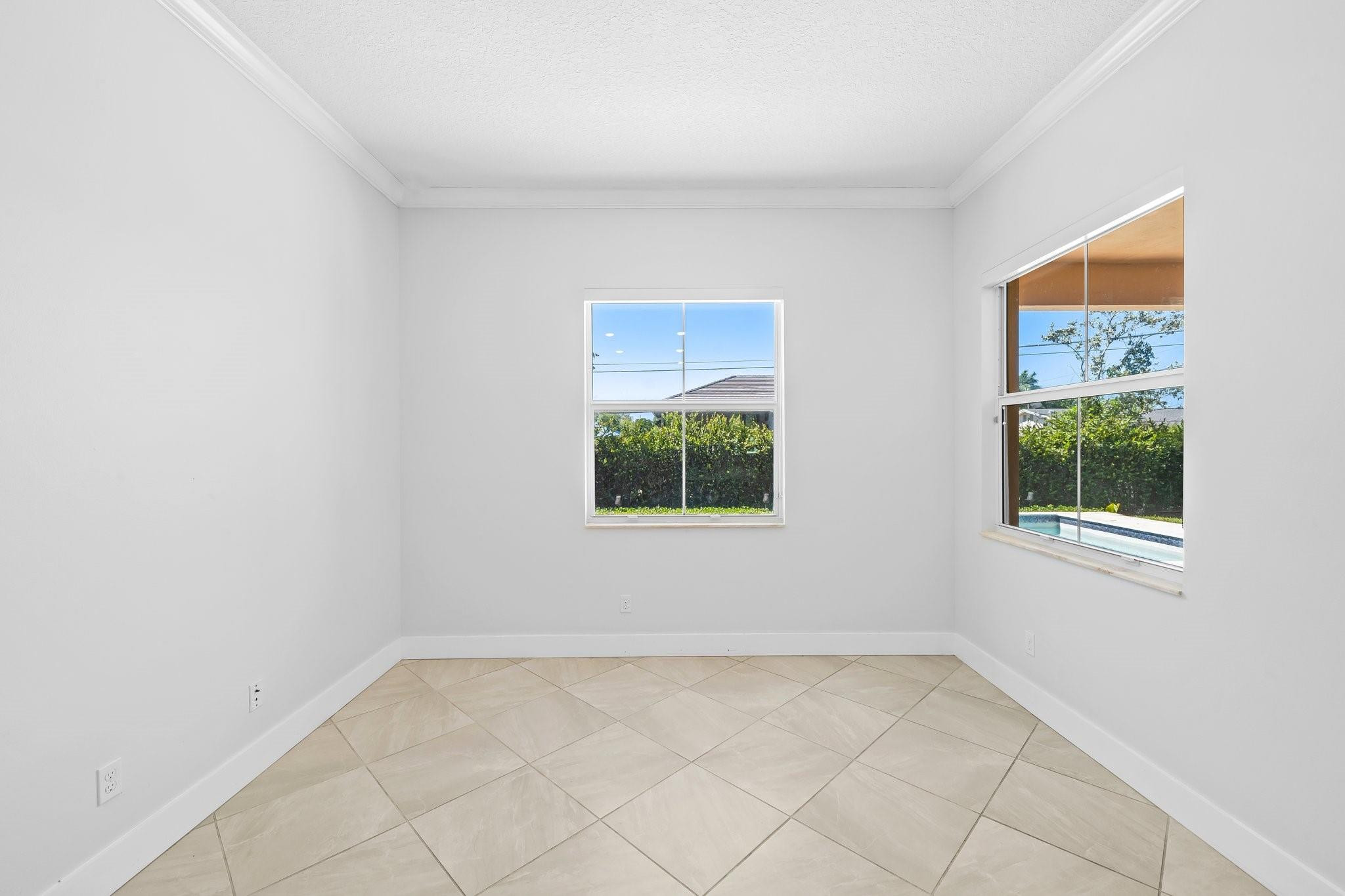 TARALYNE OAKS - Residential