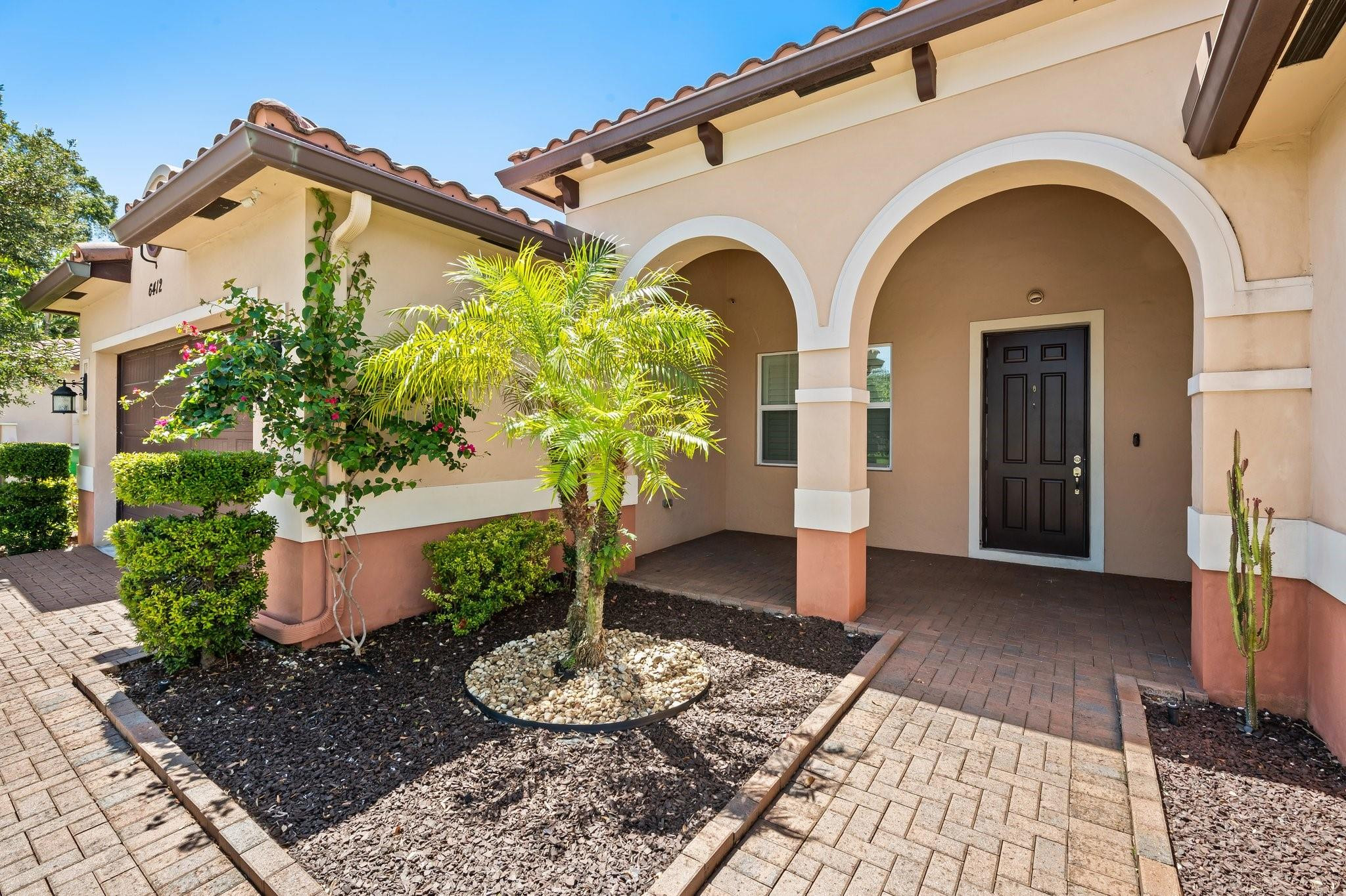 TARALYNE OAKS - Residential
