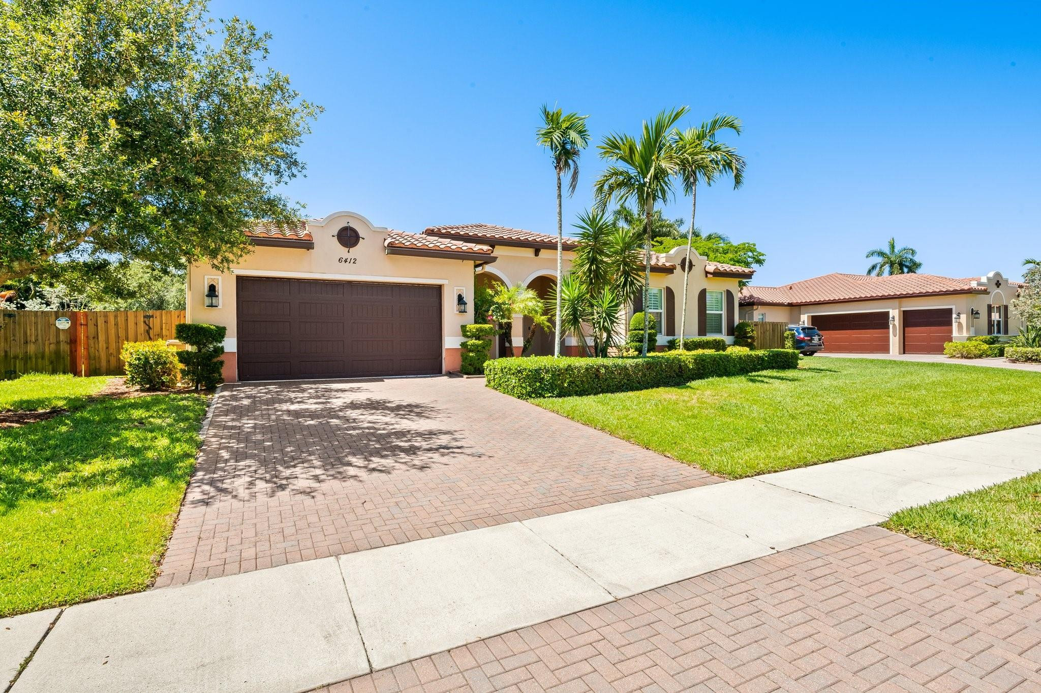 TARALYNE OAKS - Residential