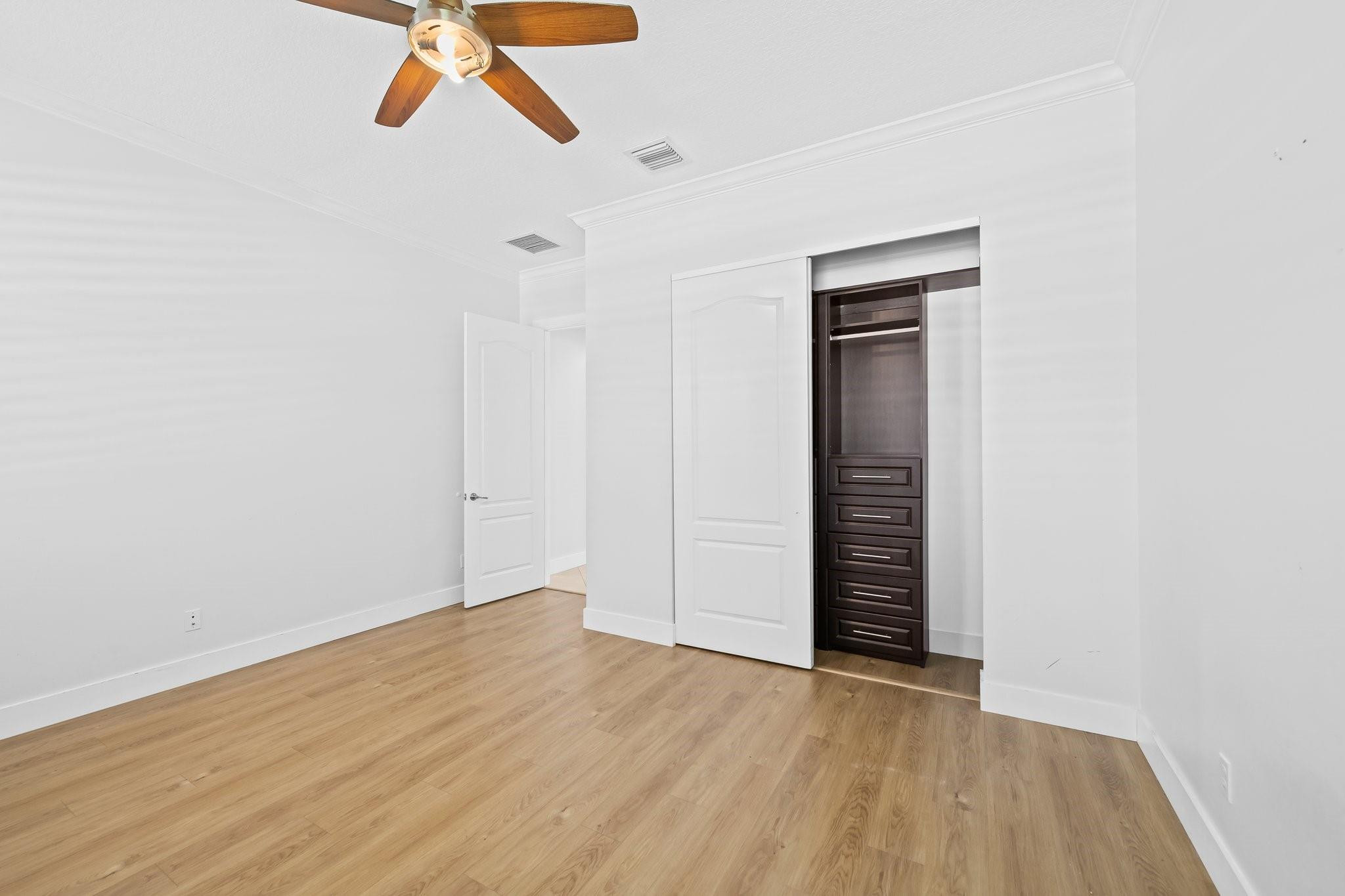 TARALYNE OAKS - Residential