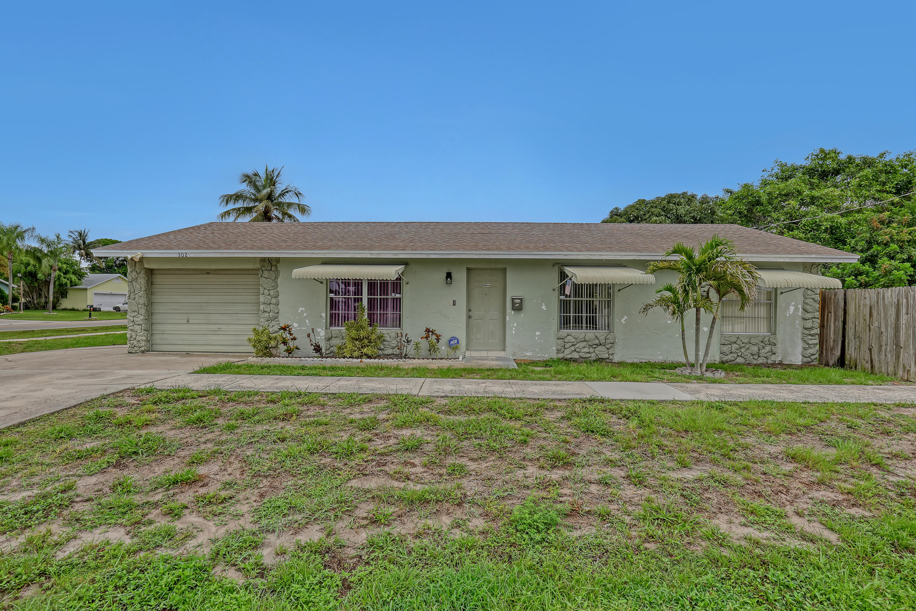 LAKE BOYNTON ESTATES 1 - Residential