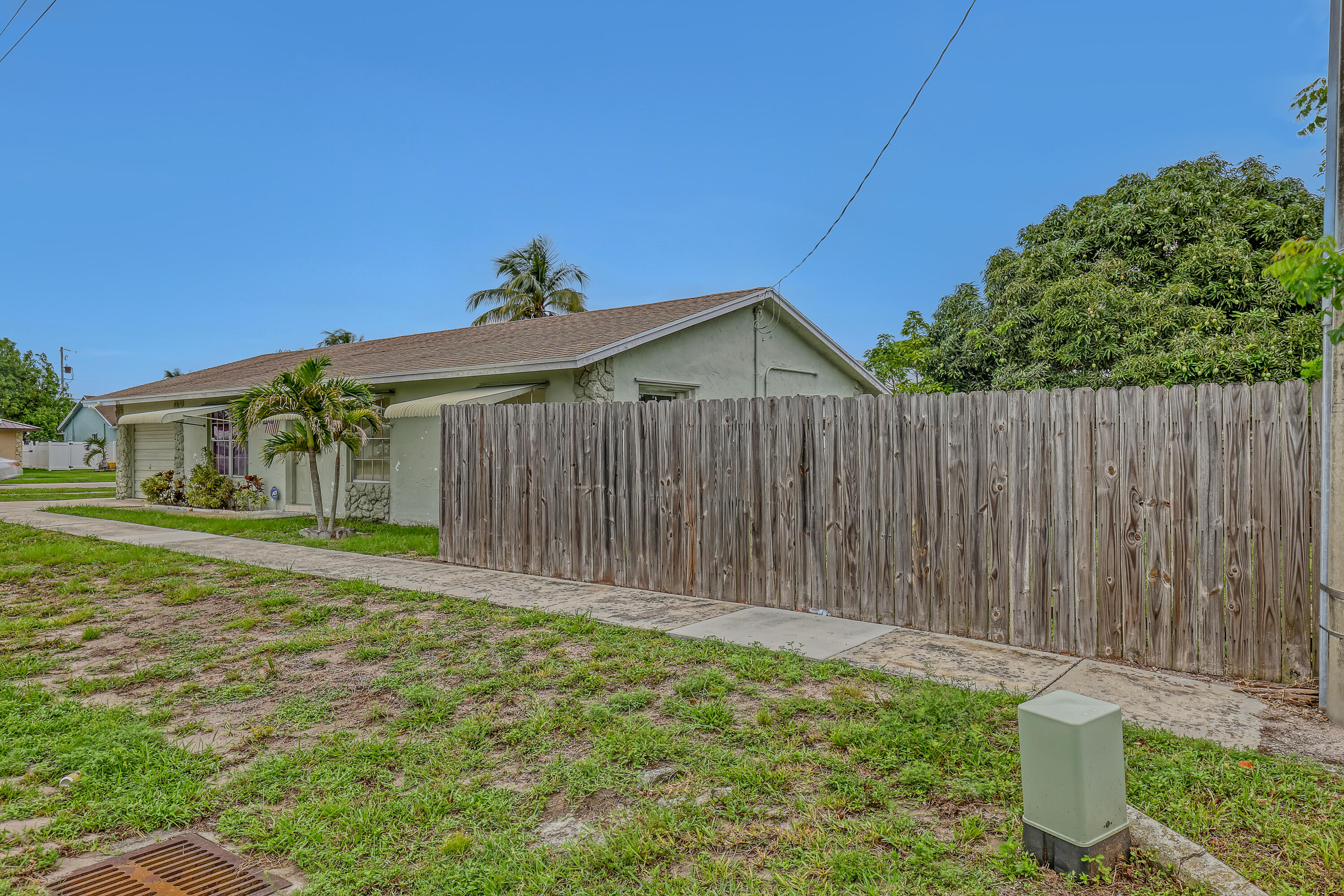 LAKE BOYNTON ESTATES 1 - Residential