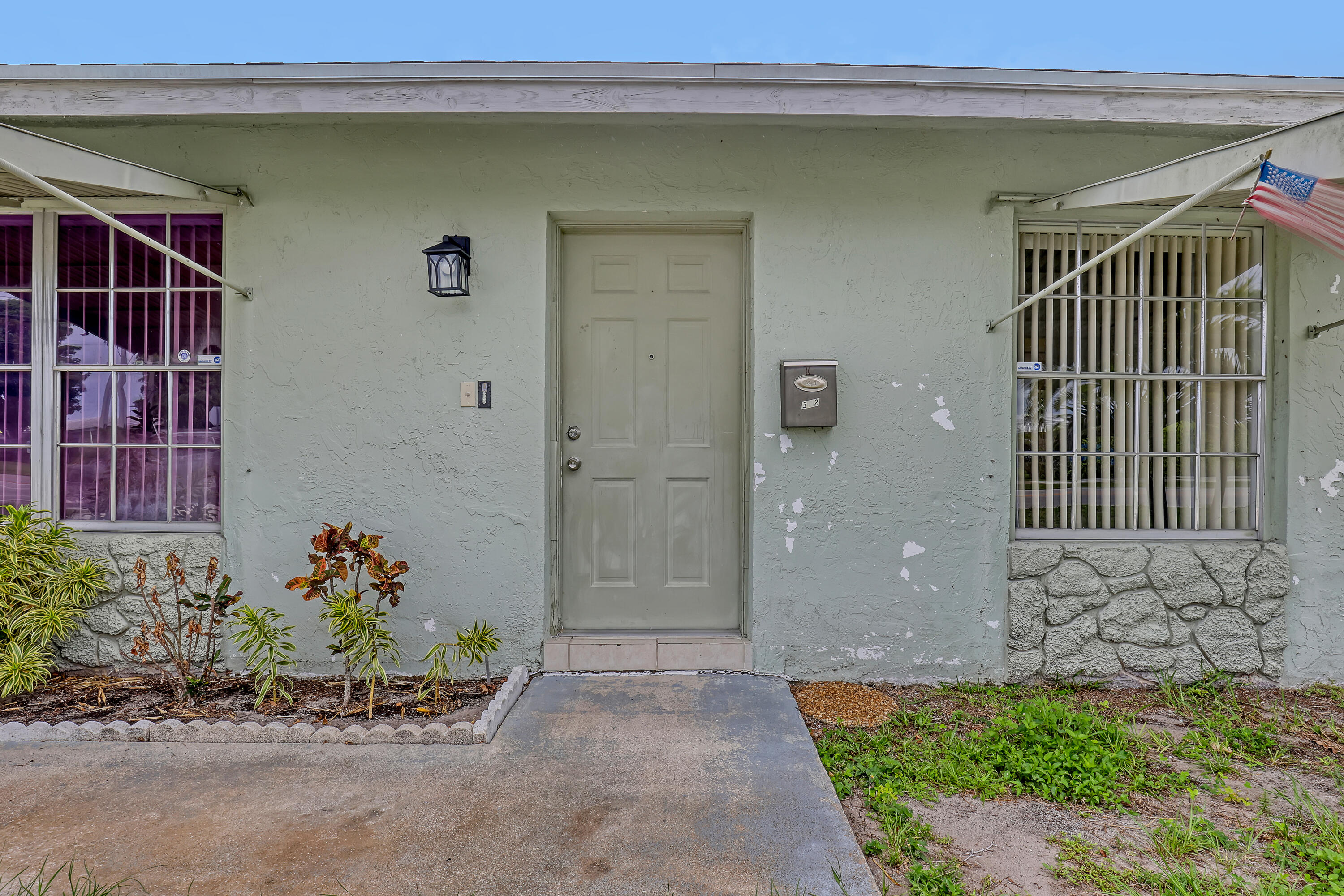 LAKE BOYNTON ESTATES 1 - Residential
