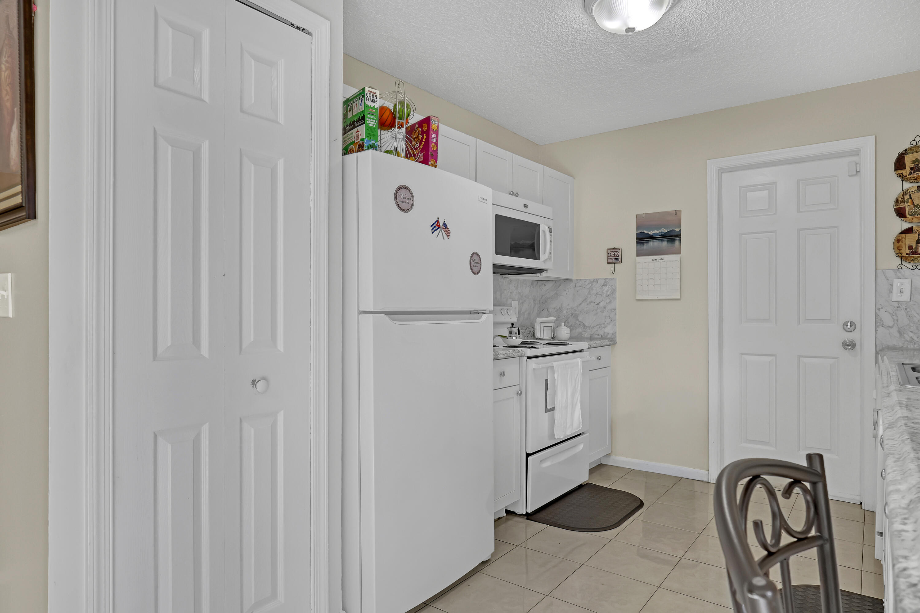 LAKE BOYNTON ESTATES 1 - Residential