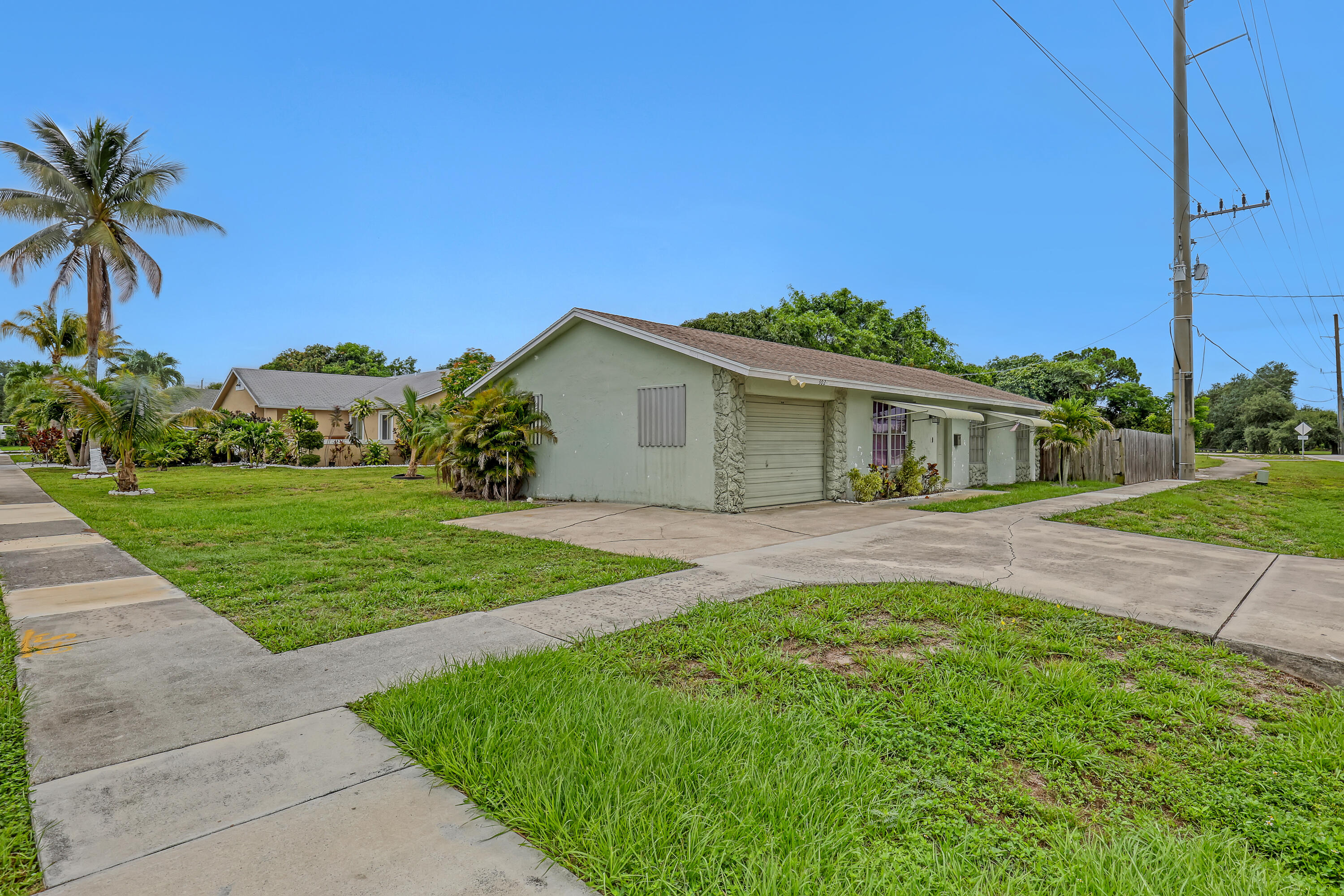 LAKE BOYNTON ESTATES 1 - Residential