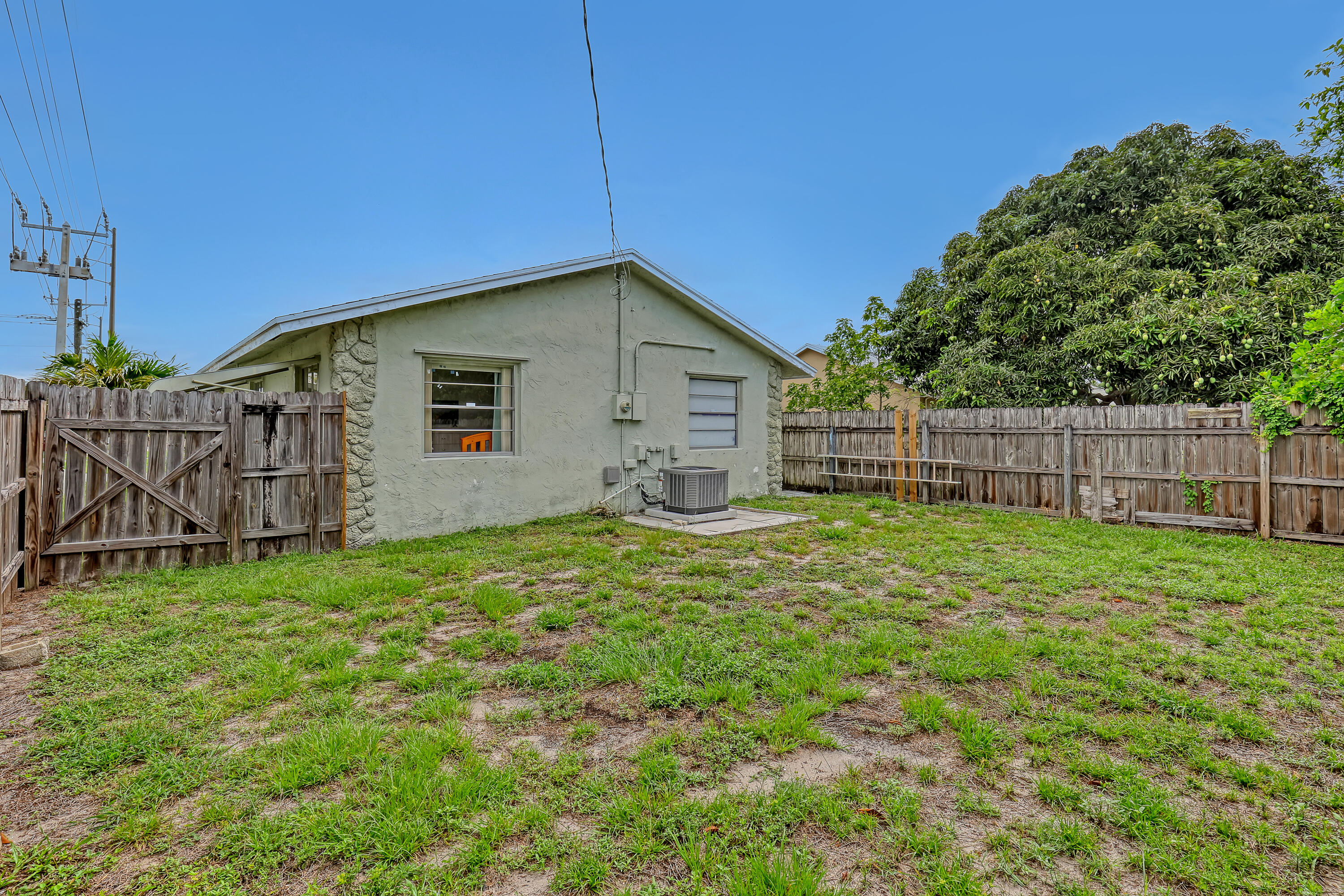 LAKE BOYNTON ESTATES 1 - Residential