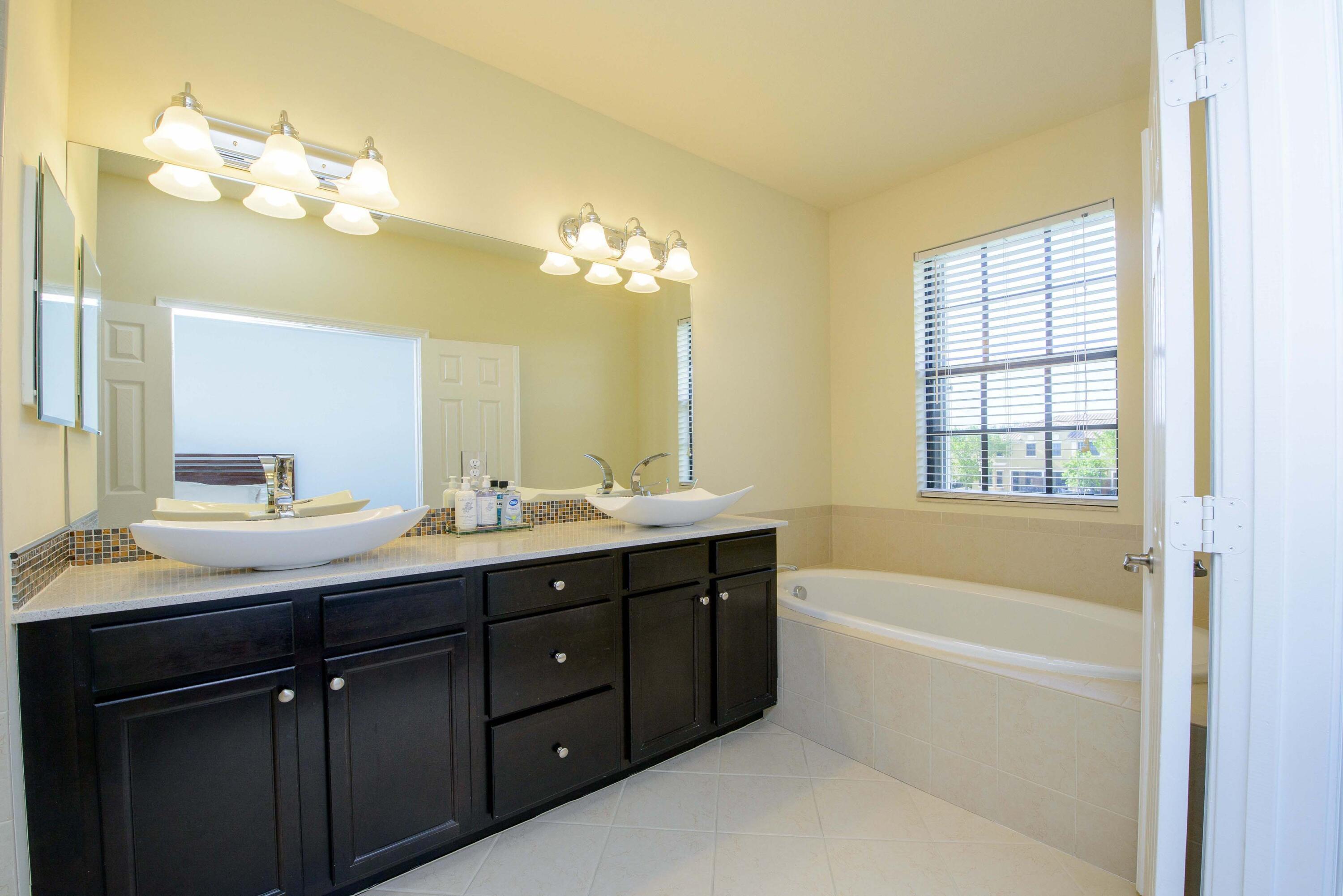 WELLINGTON PARC - Residential