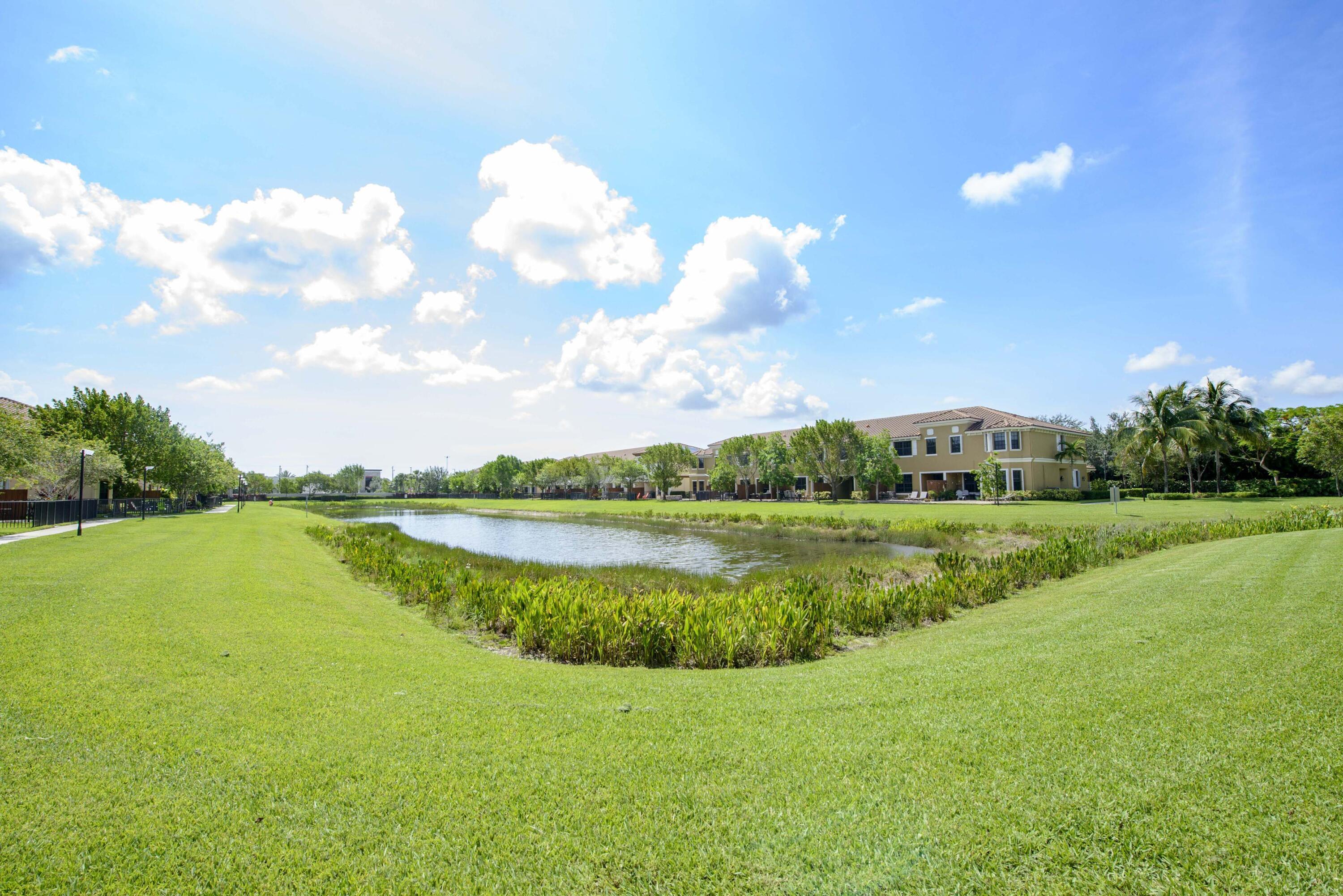 WELLINGTON PARC - Residential