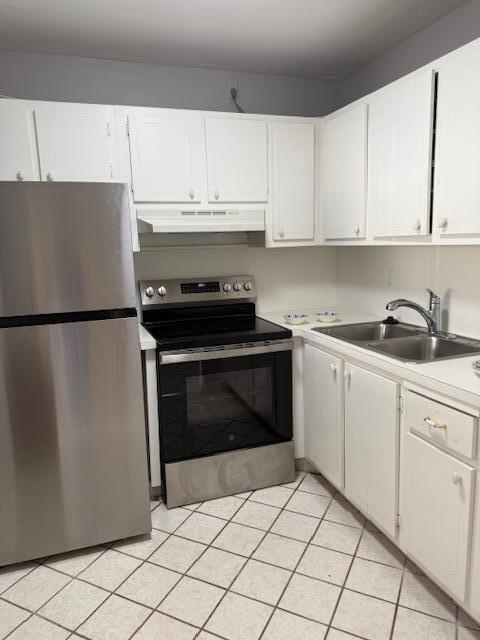 First (ground) floor unit with lake view from patio/Florida room Tile floors, new a/c new appliances, new bathroom with marble tiles and walk in shower. new vanity. Building 2 is close to amenities and lake. Enjoy Low maintenance fee includes cable and Wi-Fi. and reserves.