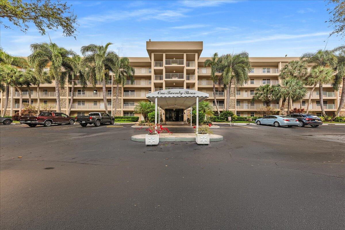 NO 123 PALM-AIRE COUNTRY CLUB - Residential