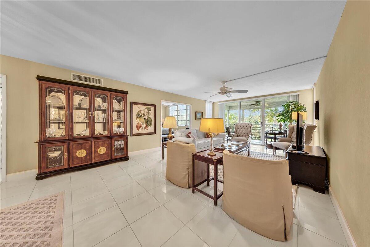 NO 123 PALM-AIRE COUNTRY CLUB - Residential