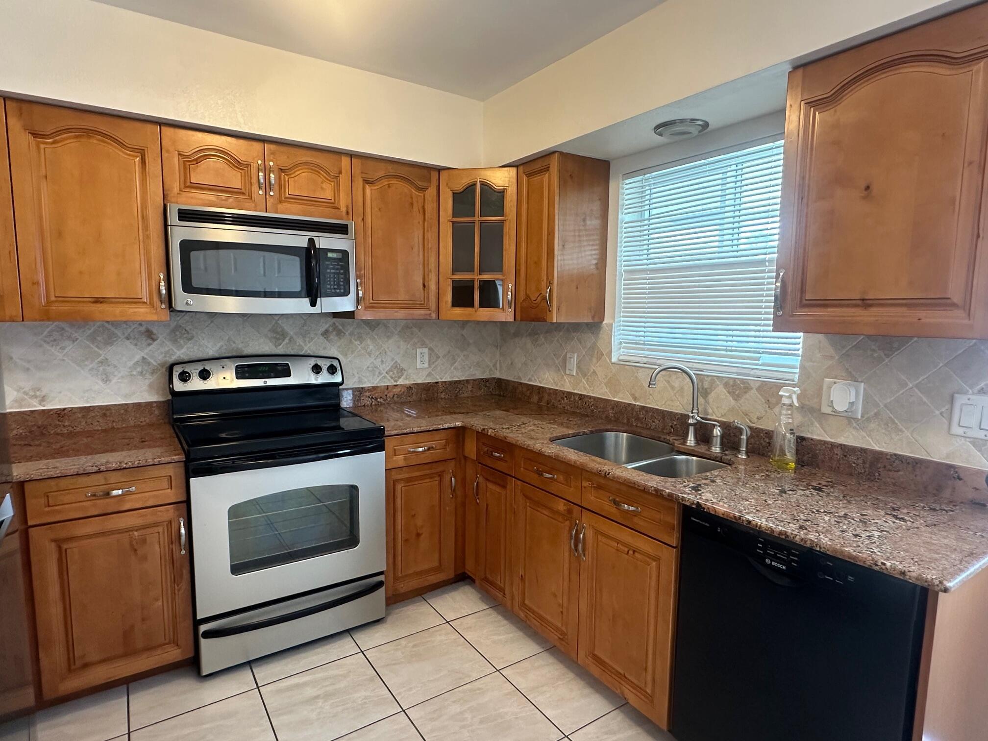 SUNLAND GARDEN APTS NUMBER TWO - Residential Lease