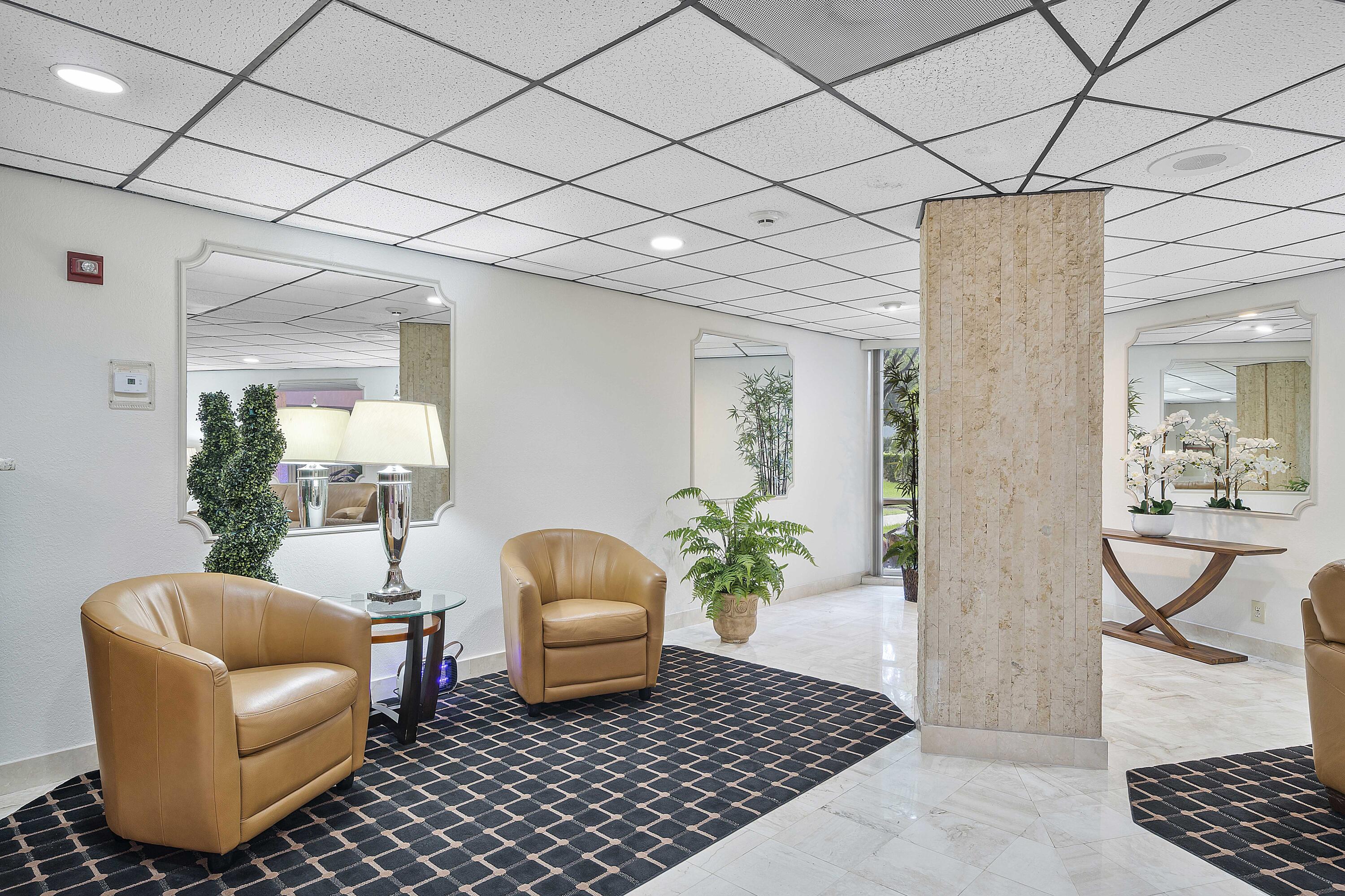 COUNTRY CLUB TOWER OF CORAL - Residential