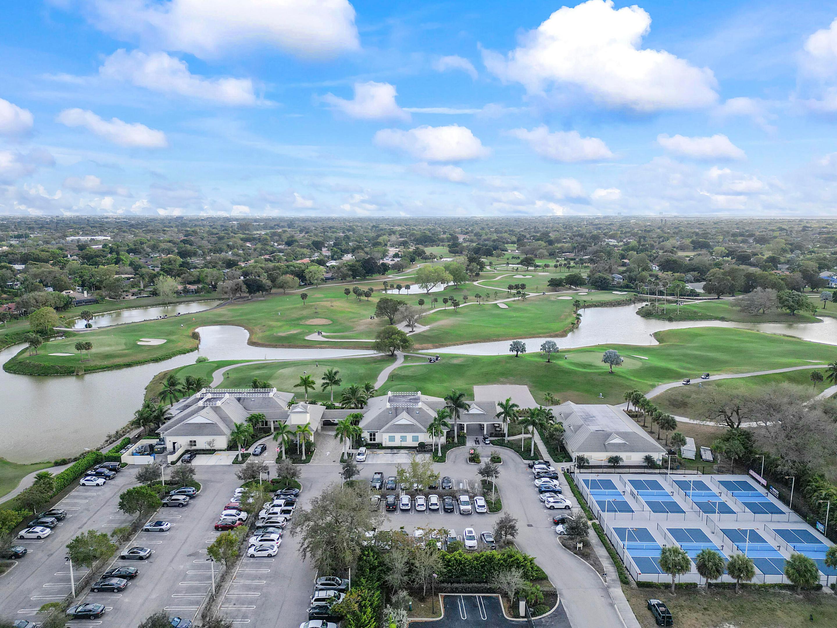 COUNTRY CLUB TOWER OF CORAL - Residential