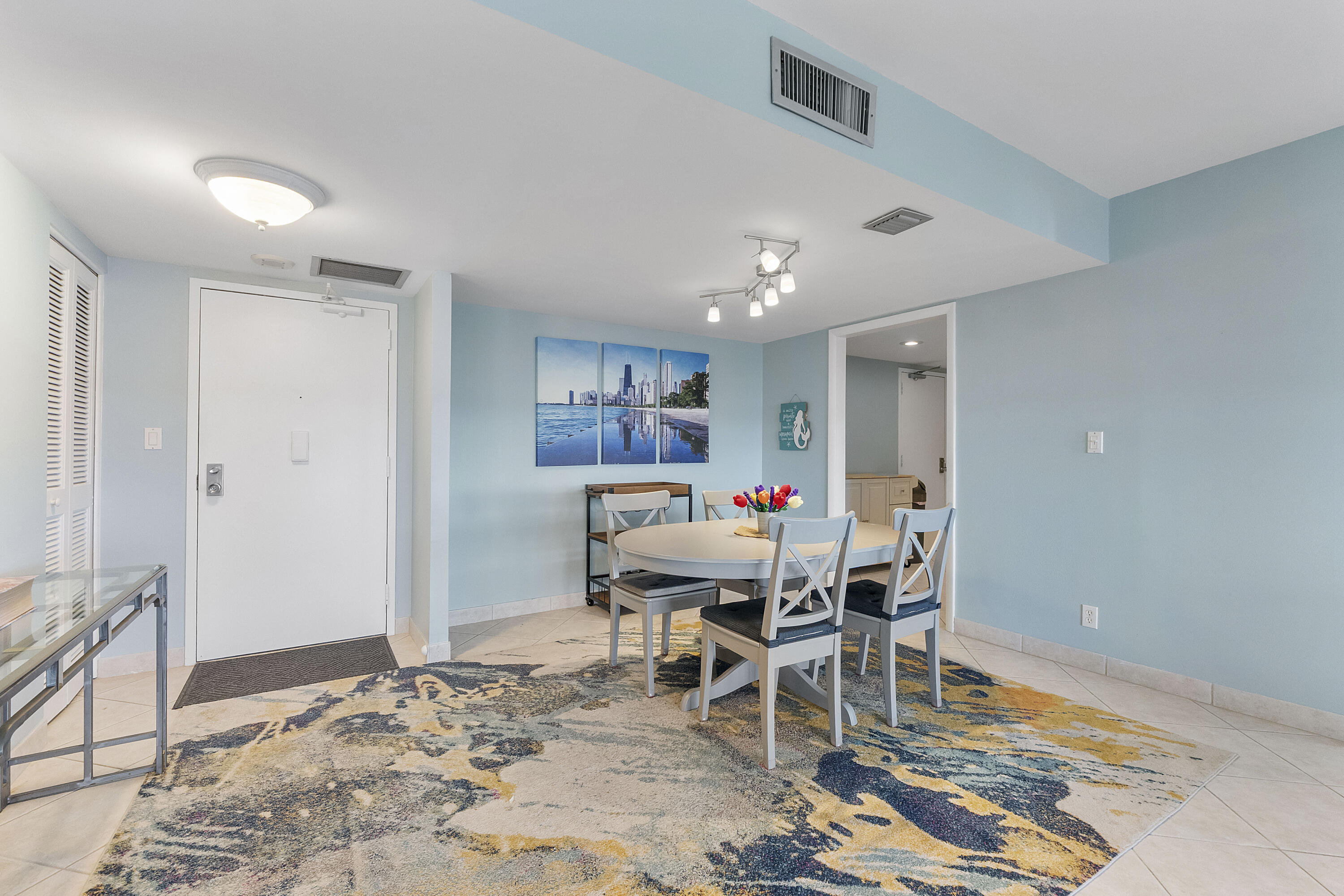 COUNTRY CLUB TOWER OF CORAL - Residential
