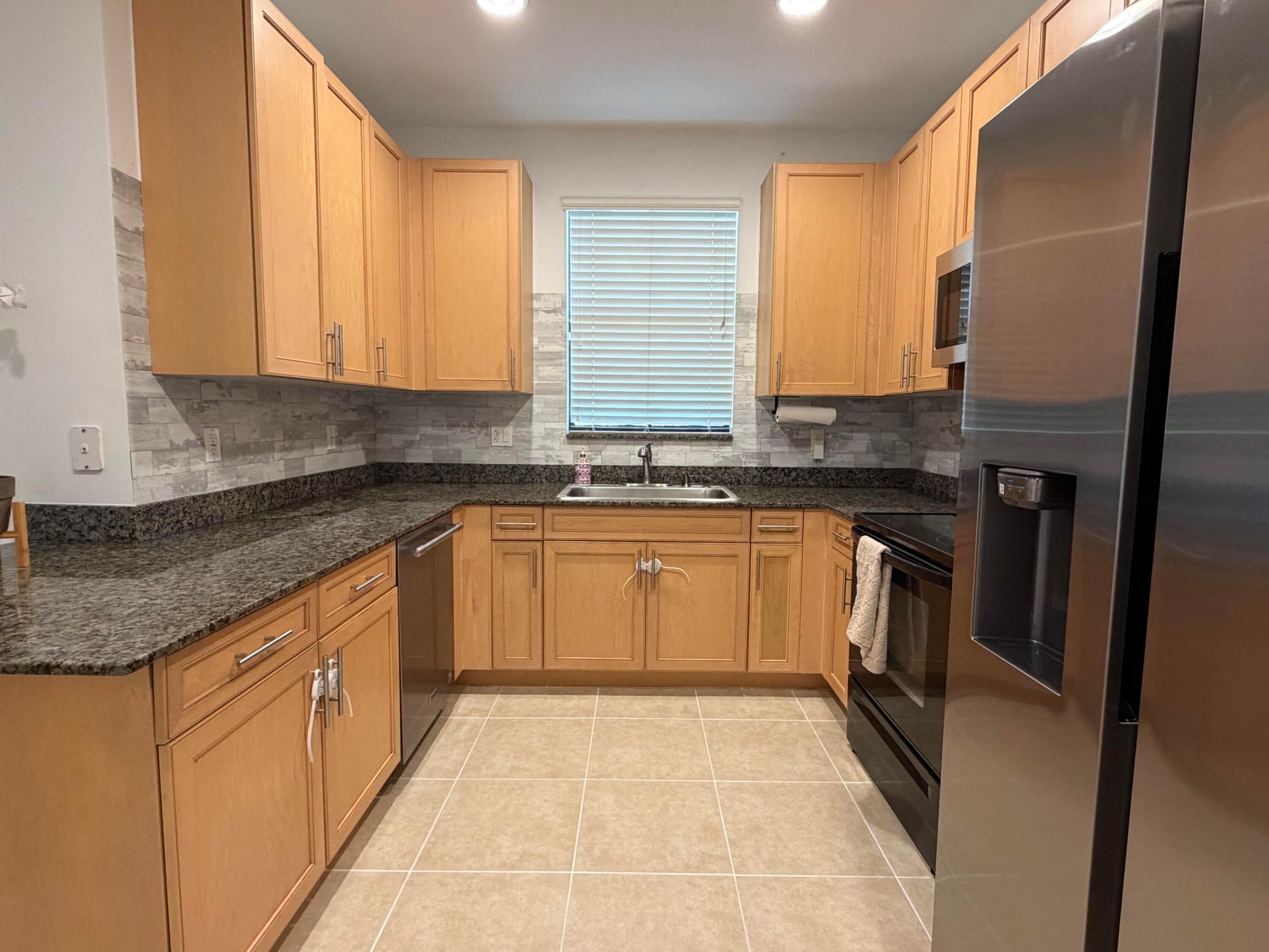 GRAMERCY SQUARE - Residential