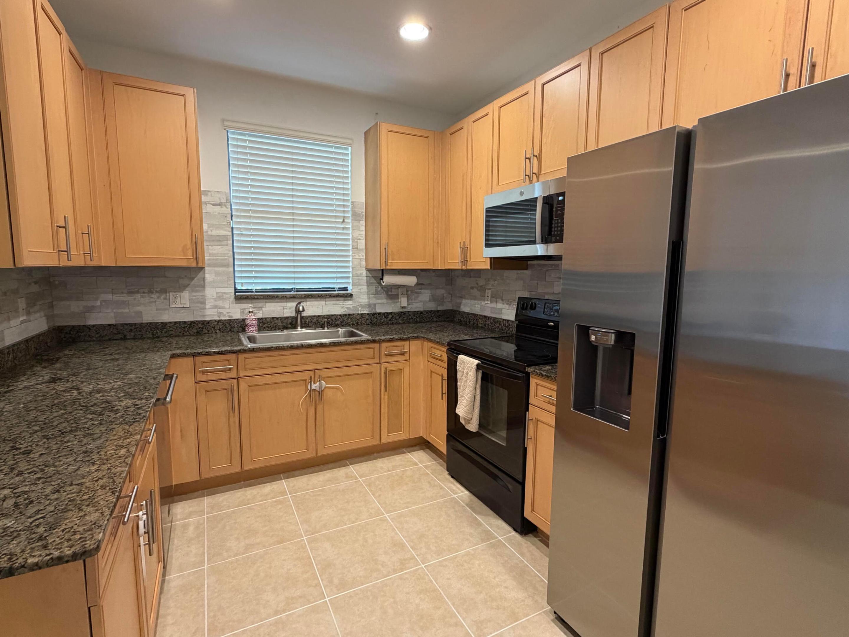 GRAMERCY SQUARE - Residential