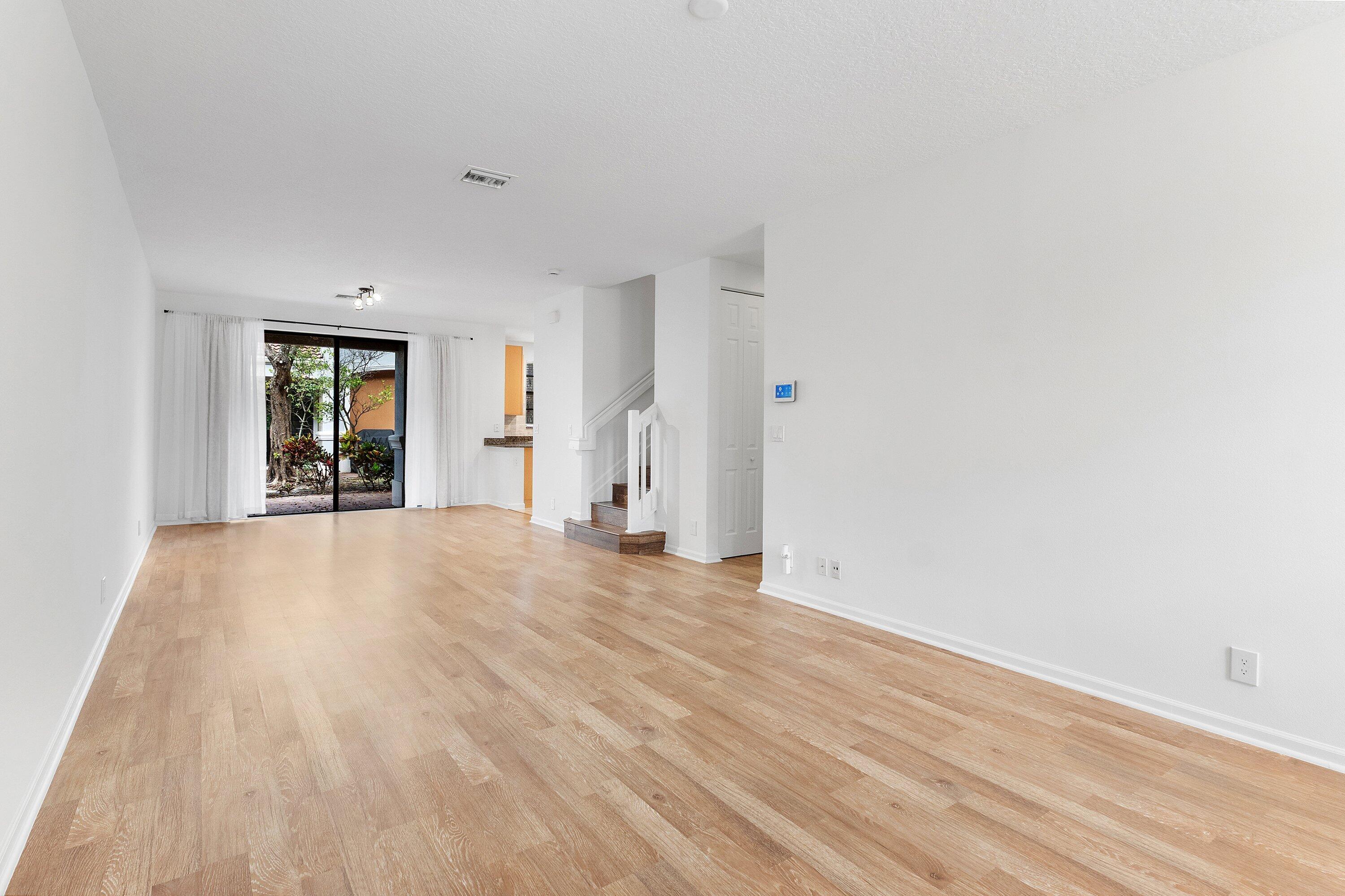 GRAMERCY SQUARE - Residential