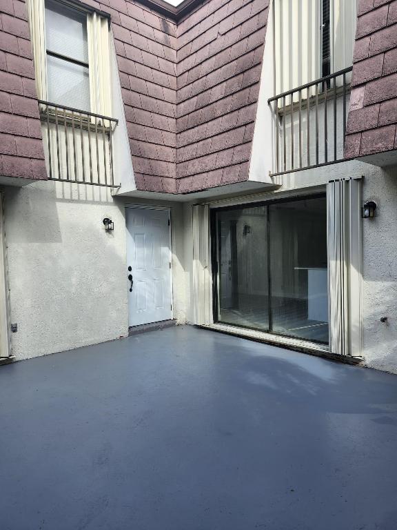 COURTYARDS AT BOCA I - Residential Lease