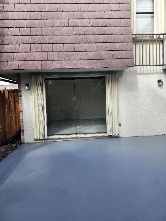COURTYARDS AT BOCA I - Residential Lease
