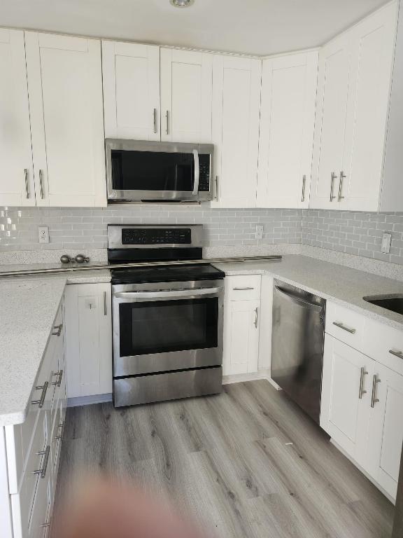 COURTYARDS AT BOCA I - Residential Lease