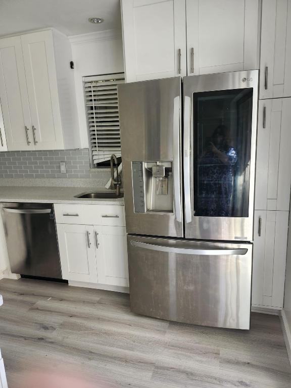 COURTYARDS AT BOCA I - Residential Lease