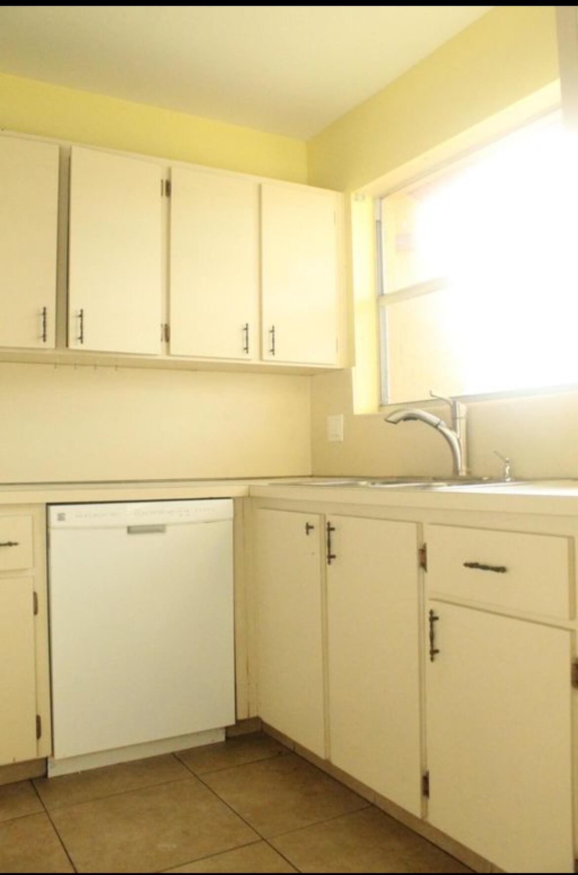 PARKWAY VILLAGE - Residential Lease